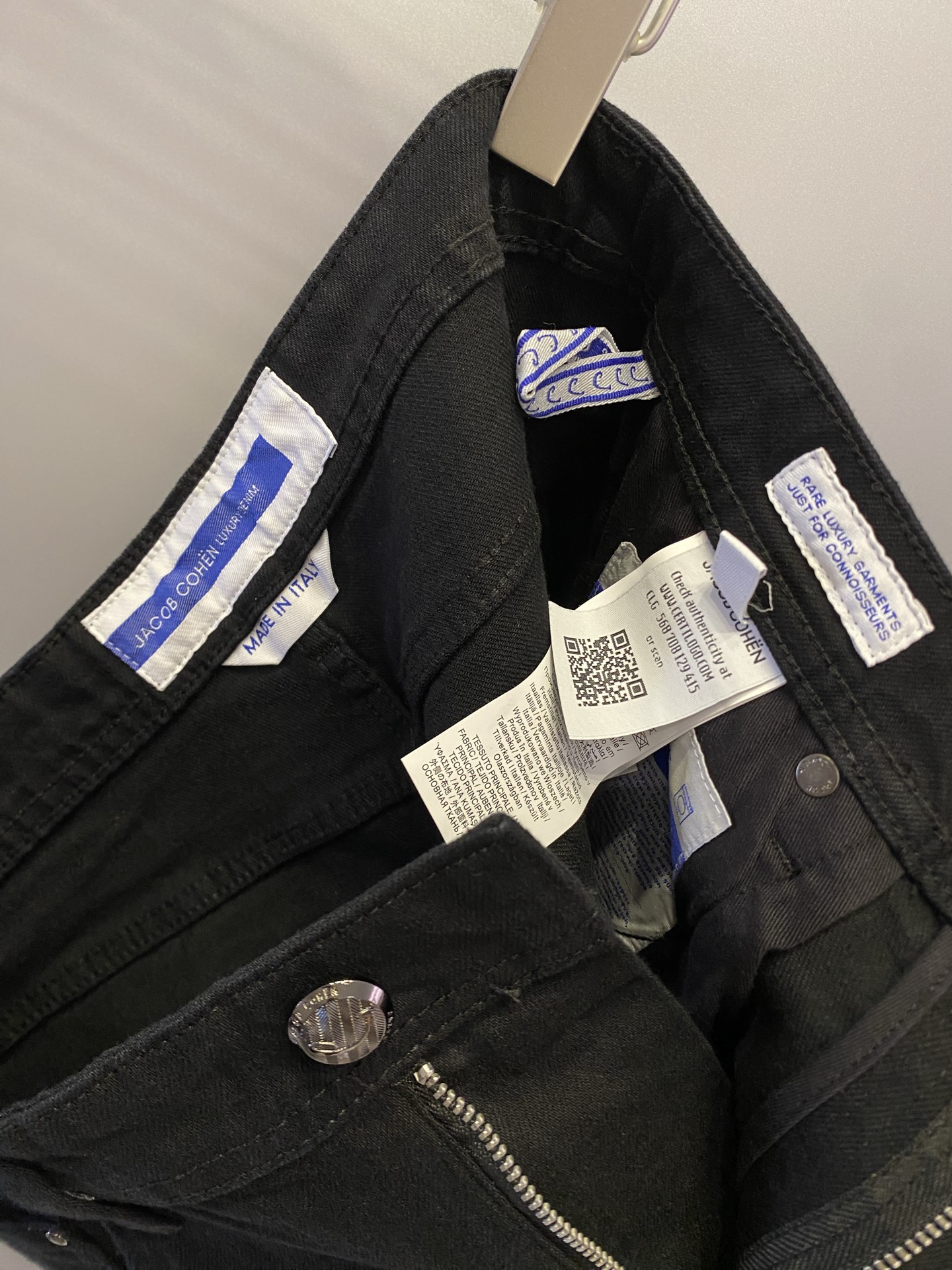 JACOB COHEN男裤 收身版型 带弹力 黑色码数：30.31.32.33.34.36.38【263