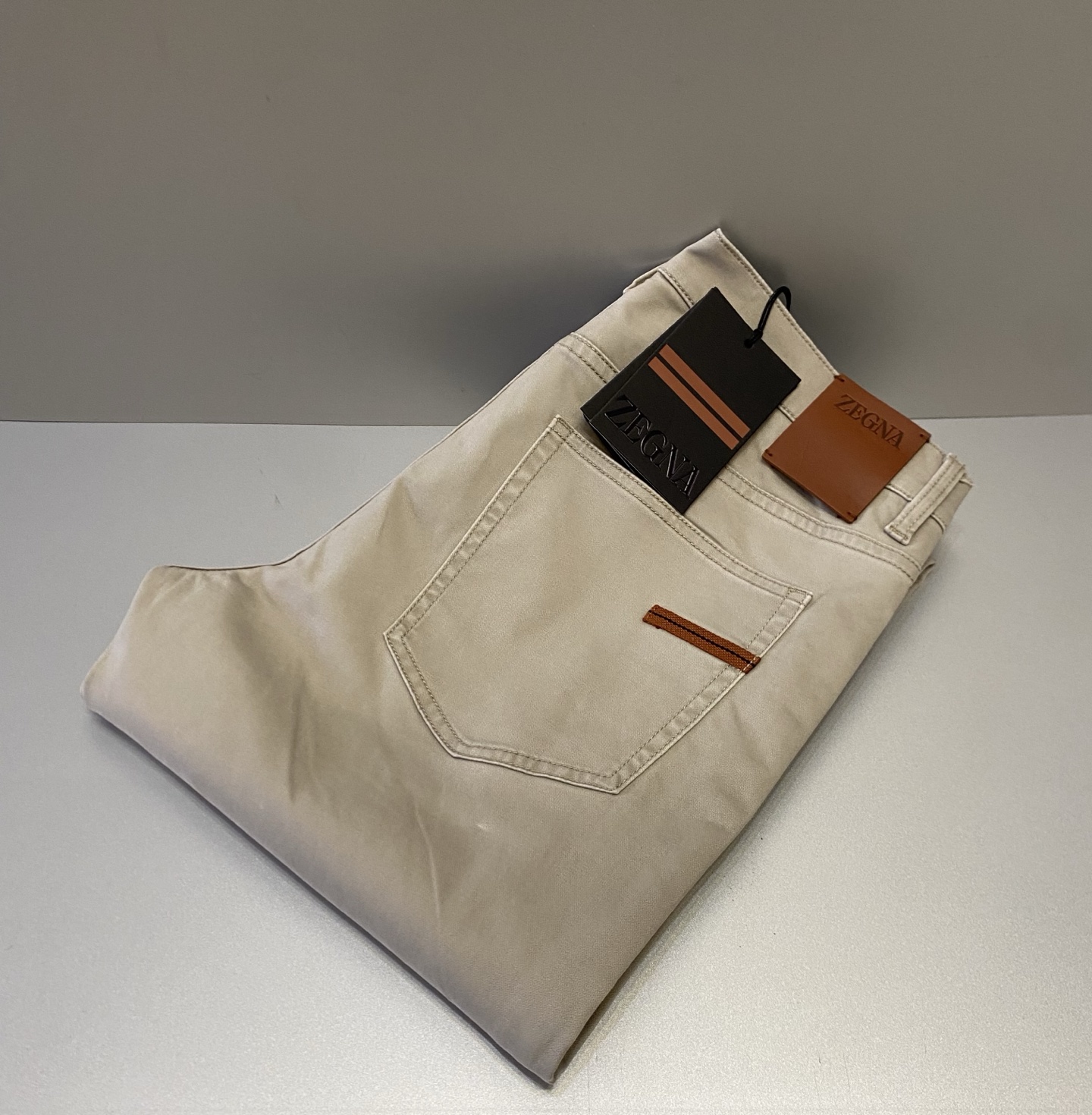 NO:756833,ZE men's pants, business style, small straight version, super texture, color apricot, code number 30.31.32.33.34.36.38【86650】,,19860909ZE男裤 商务款 小直筒版型 质感超强 颜色杏色 码数30.31.32.33.34.36.38【86650】,,,Men's clothing