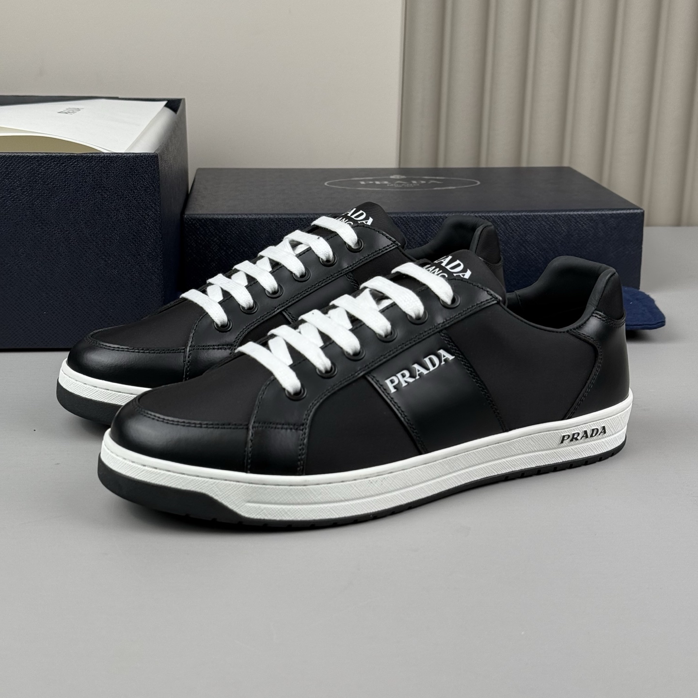 NO:274462,Factory goods, only for stalls, imported cowhide surface, professional cowhide inner lining, mold base, non-slip and wear-resistant, very comfortable model, look at details, Normal code 39 40 41 42 43 44 Code HM05452028,,cowhide19860909家工厂货 只供档口 进口牛皮面 牛皮内里专业大底模具底 防滑耐磨 非常舒服款看细节 正常码39 40 41 42 43 44 编码HM05452028,,cowhide,Men's shoes