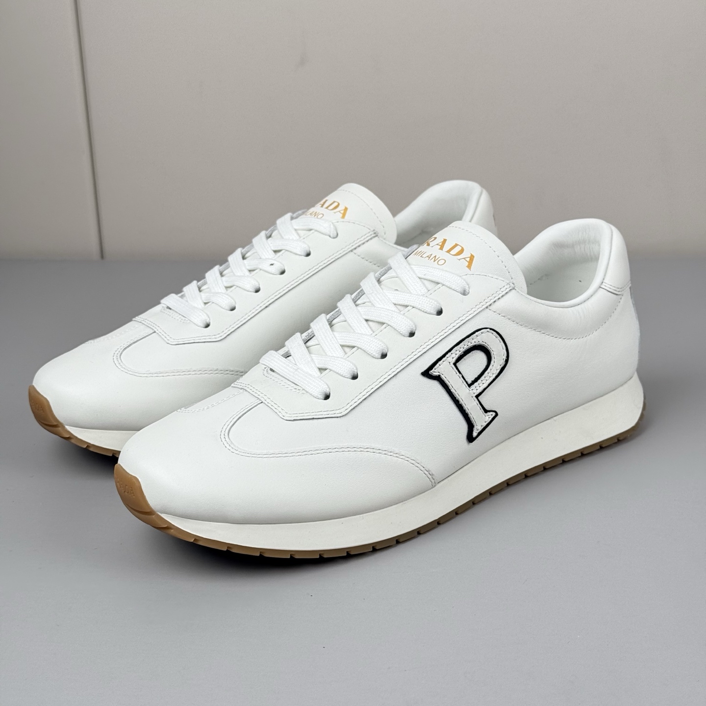 NO:274476,Rada latest update, Italian top layer cowhide splicing contrasting color brand logo, cowhide inner lining, movable foot pads, special abrasive sole, normal leather shoe size 49-44,,prada,cowhide19860909rada最新款更新 意大利头层牛皮拼接撞色品牌logo标 牛皮内里 活动垫脚 专用磨具大底 正常皮鞋码49-44,,prada,cowhide,Men's shoes