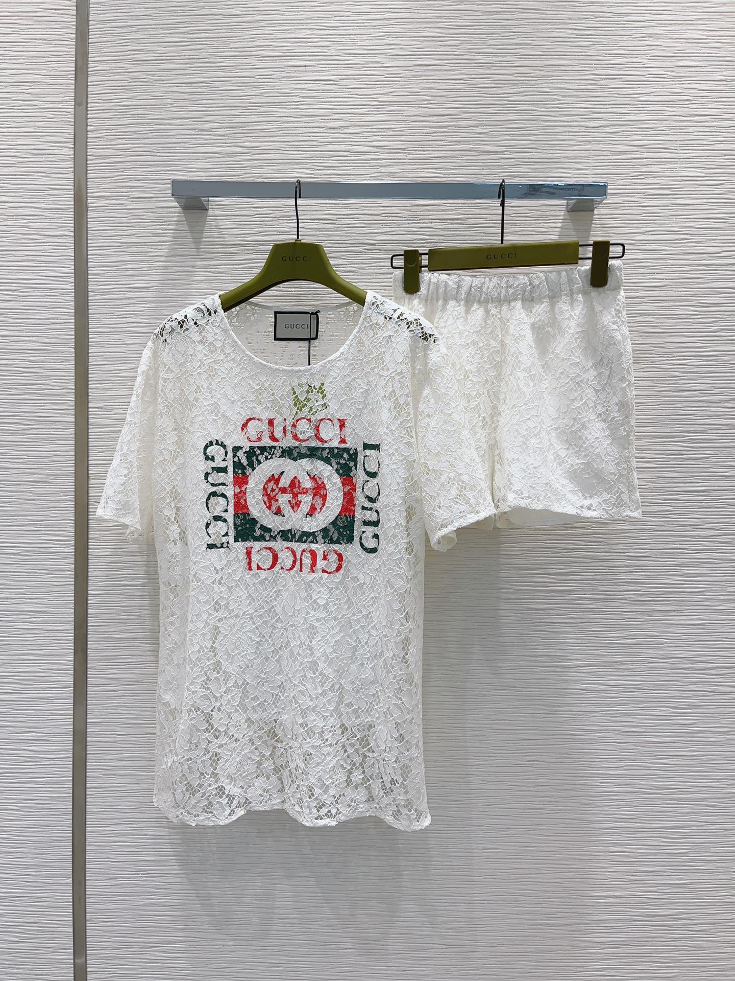 Wysoka replika projektantów
 Gucci Odzież Koszule i bluzki Czarny Zielony Czerwony Biały Praca otwarta Koronka Kolekcja wiosenno-letnia