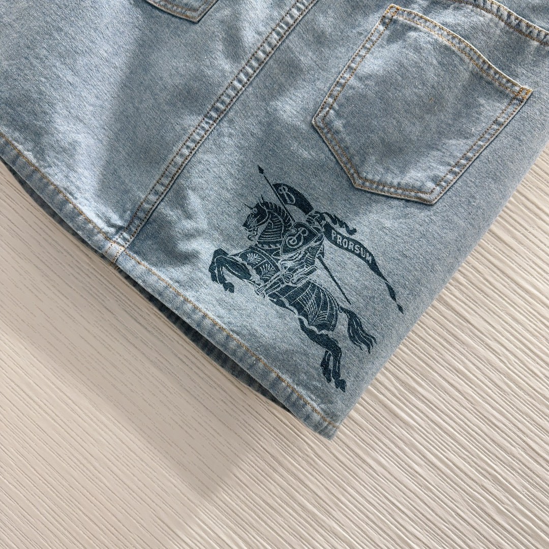 High-End Women’s Clothing Collection 2024SS: Burberry’s Stylish and Versatile Pieces - 图片 5