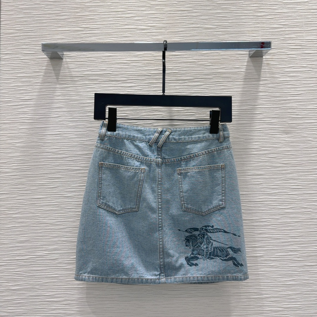 High-End Women’s Clothing Collection 2024SS: Burberry’s Stylish and Versatile Pieces - 图片 2