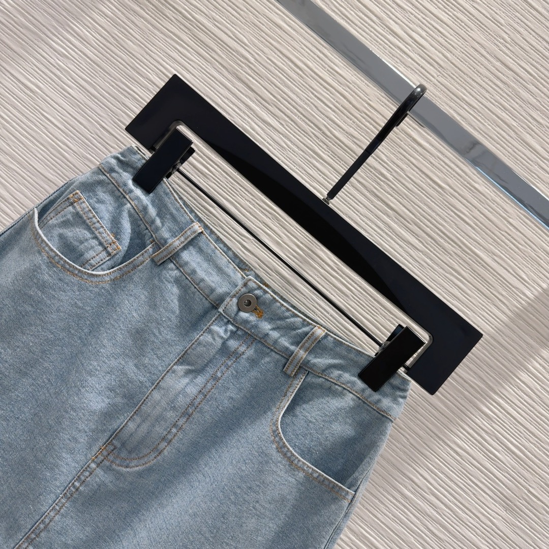 High-End Women’s Clothing Collection 2024SS: Burberry’s Stylish and Versatile Pieces - 图片 3