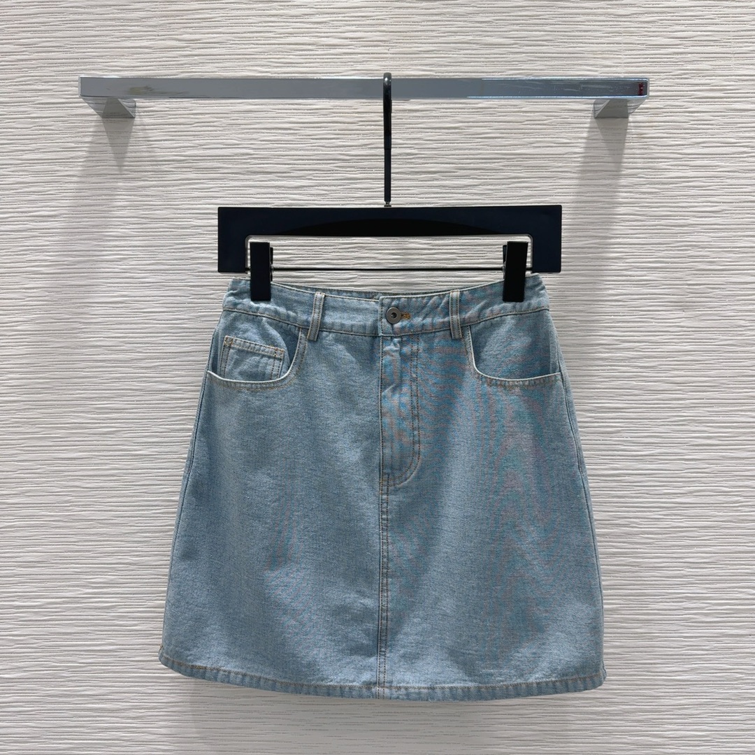 High-End Women’s Clothing Collection 2024SS: Burberry’s Stylish and Versatile Pieces