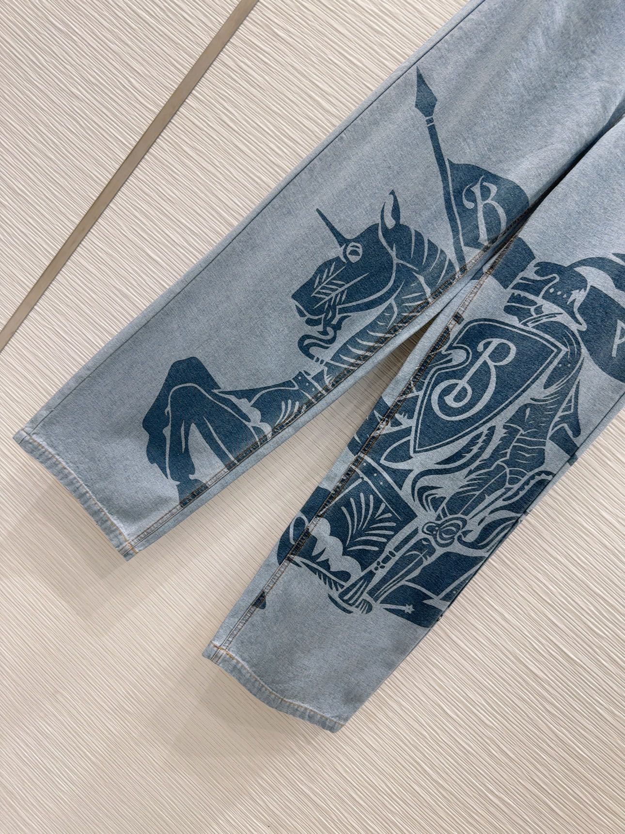 2024SS Burberry Women’s High-End Clothing Collection: Jackets, Vests, Shorts, Skirts, Dresses - 图片 6