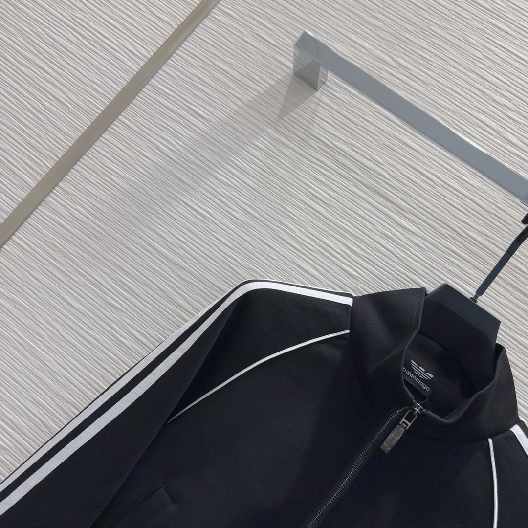 “High-quality Women’s Suit with Balenciaga & Adidas Elements, 2024AW New Sports Baseball Style” - 图片 3