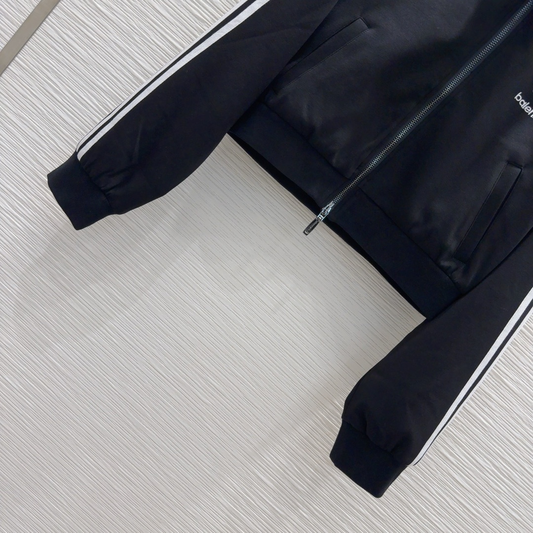 “High-quality Women’s Suit with Balenciaga & Adidas Elements, 2024AW New Sports Baseball Style” - 图片 5