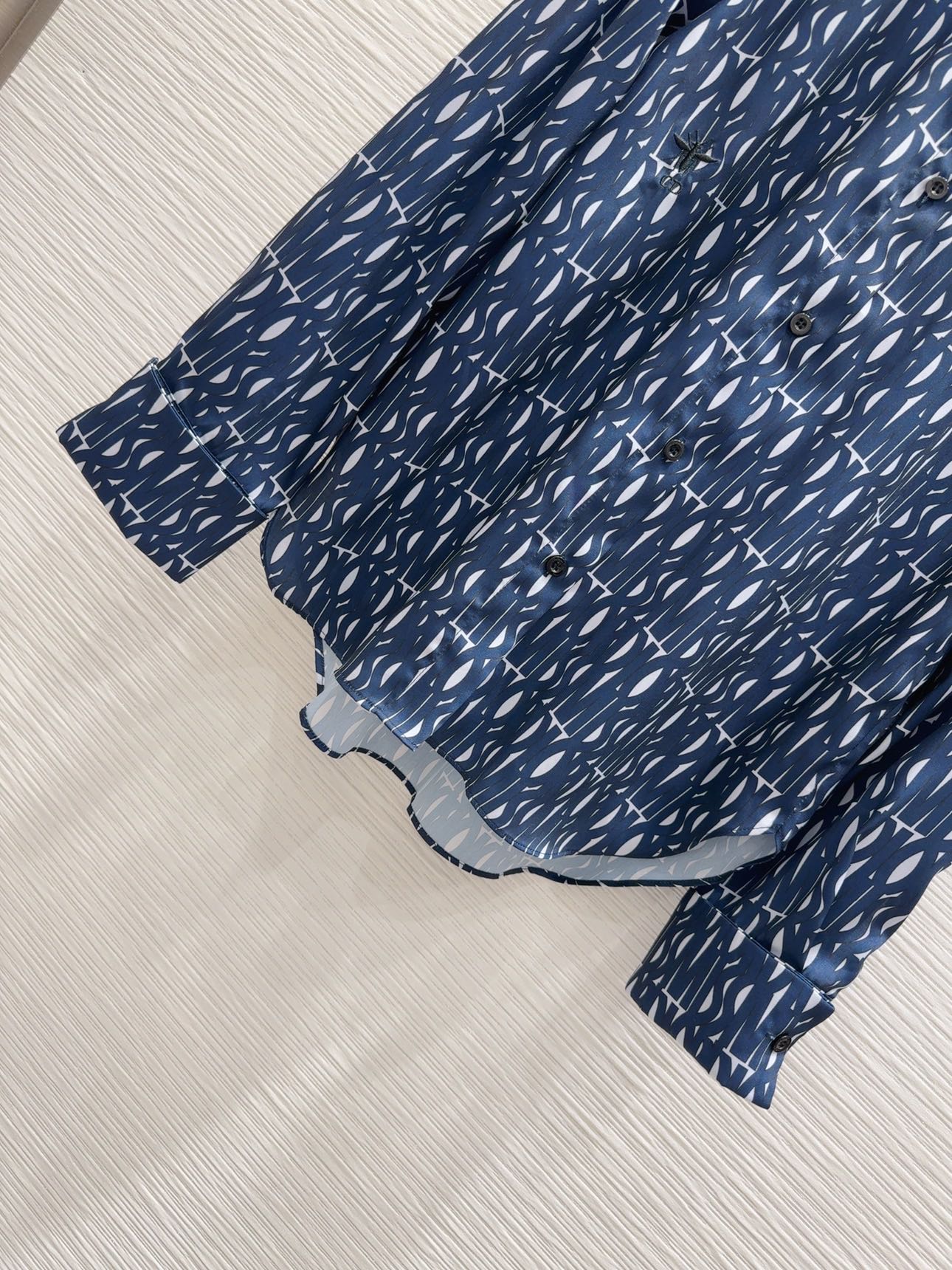 2024AW Women’s Clothes: Elegant, Luxurious Home and Nightwear Collection with Monogram Details - 图片 4
