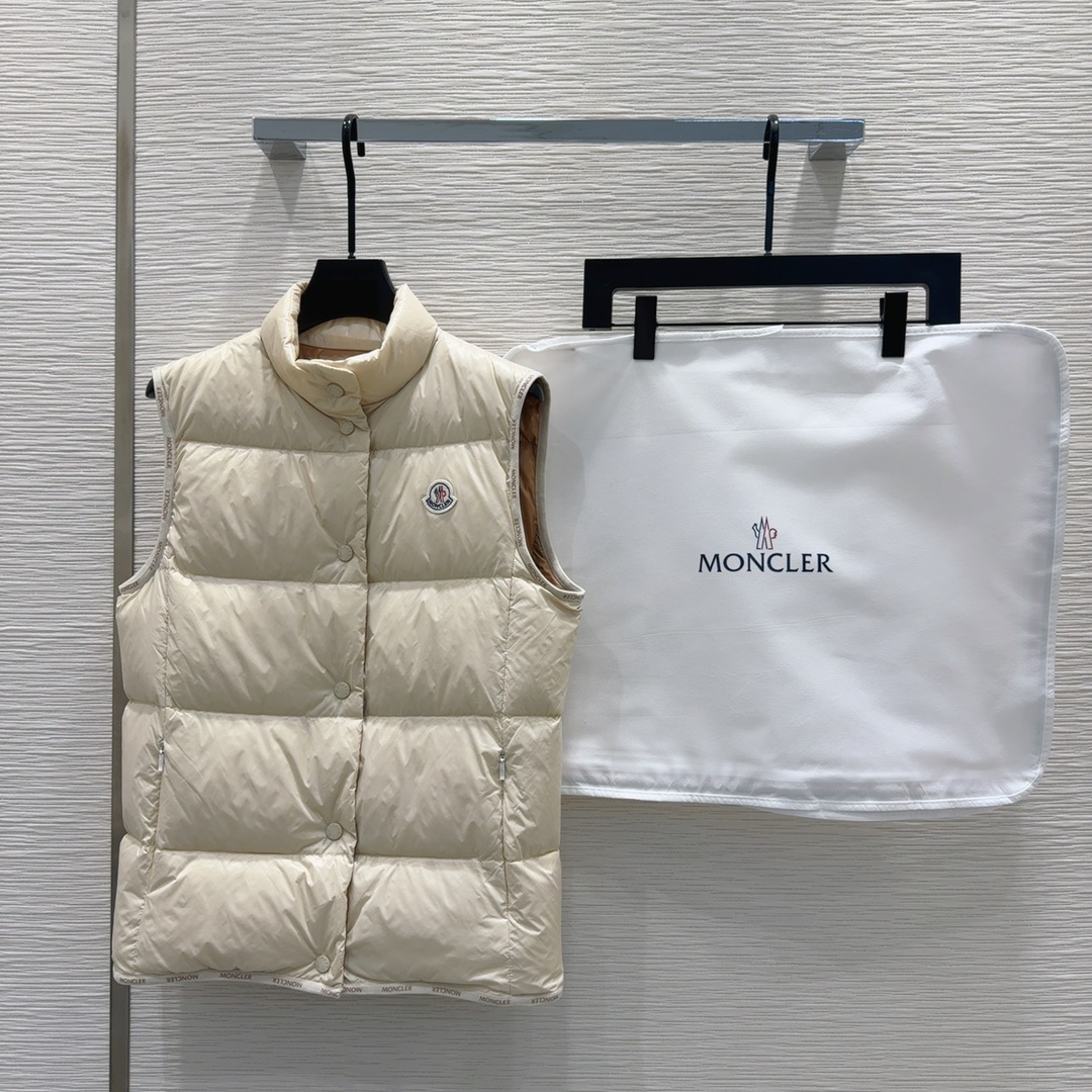 Moncler Abbigliamento Giacca & Soprabito Gilet Bianco Giù d’oca bianca Collezione invernale