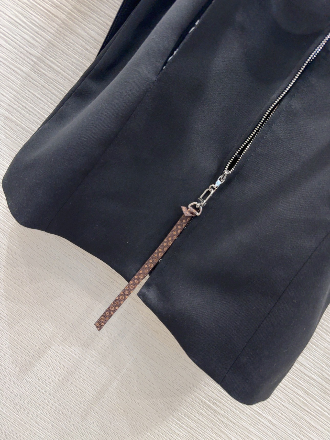 Louis Vuitton Haute Couture Classic Luxury Handbag Shoulder Crossbody 5