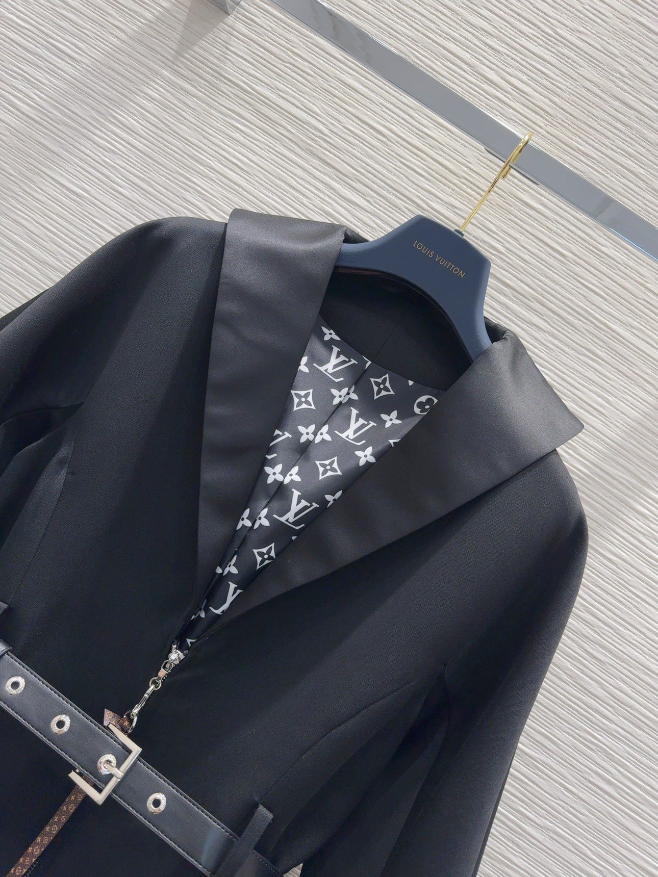 Louis Vuitton Haute Couture Classic Luxury Handbag Shoulder Crossbody 2