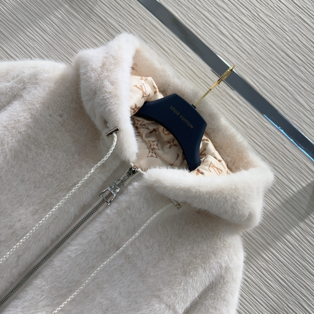 路易威登 Louis Vuitton 高定典藏名品高定成衣时装外套连衣裙衬衫T恤 #5F92C3C5 2