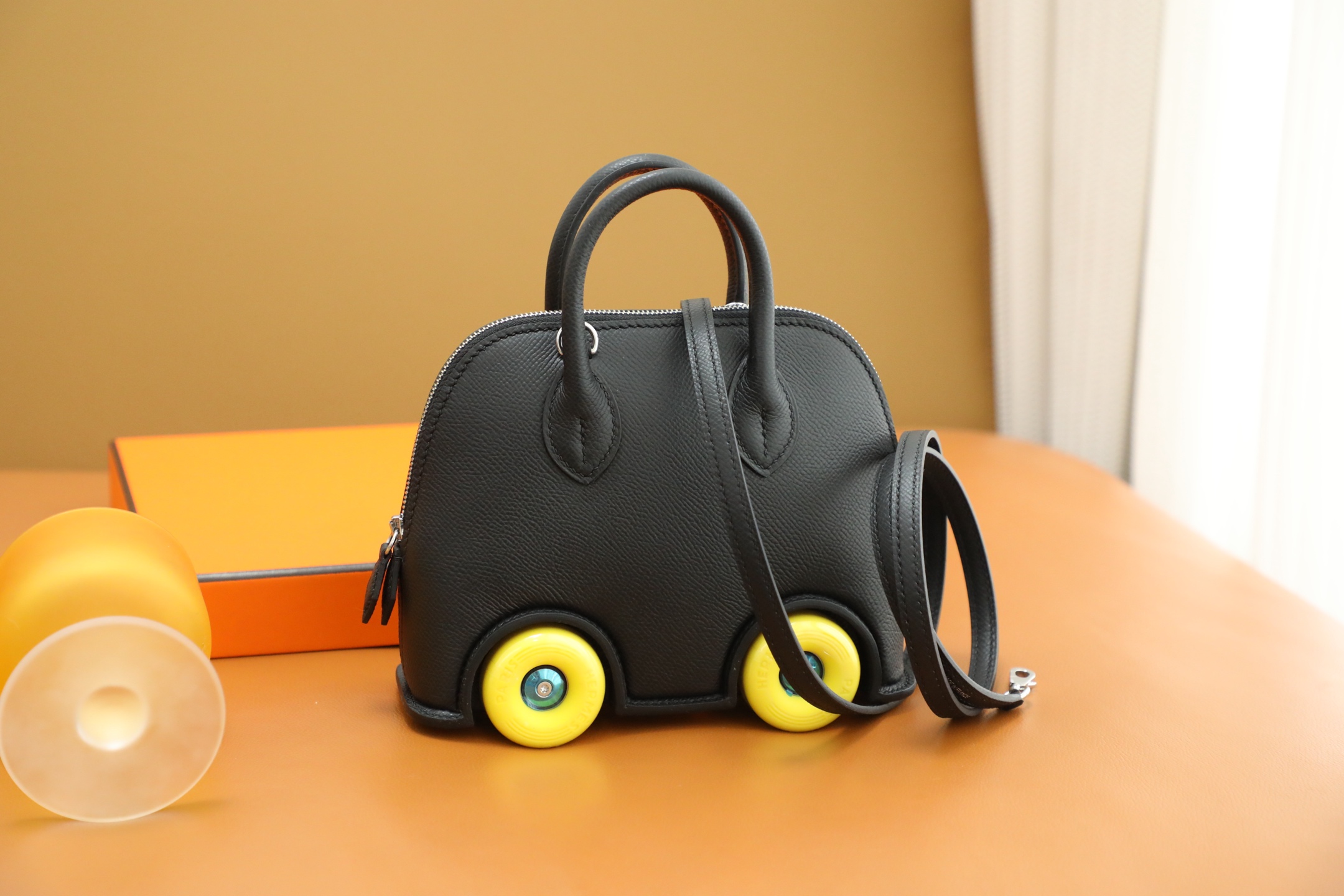 NO:699839,Small wheel, black, silver buckle, full hand details, real shot, in stock;,Hermes,hermes,Hermes,19860909小轮子 黑色 银扣 全手细节 实拍 现货 ;,爱马仕,hermes,Hermes,,Bag