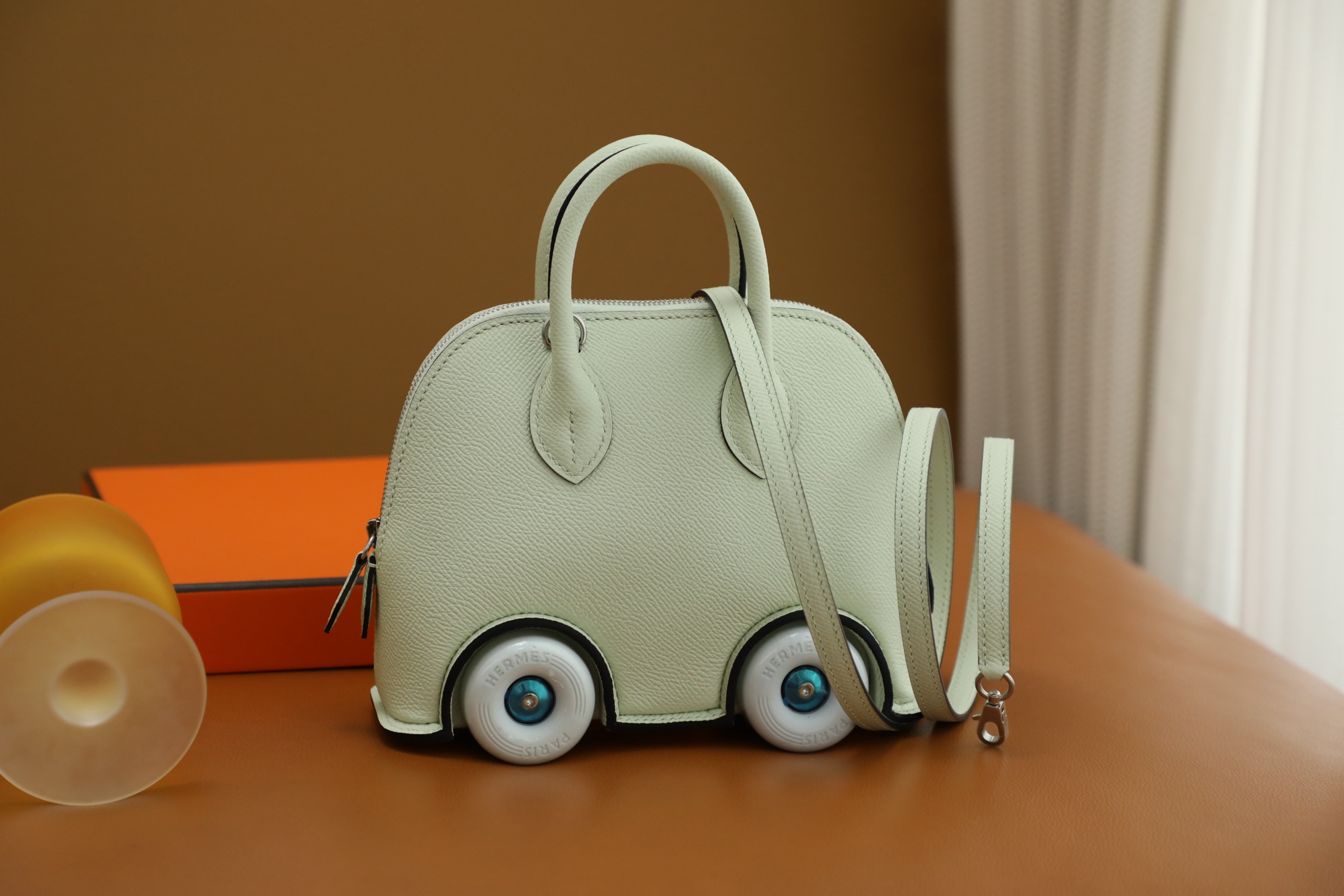 NO:699845,Small wheel, bubble green, silver buckle, full hand details, real shot, in stock;,Hermes,hermes,Hermes,19860909小轮子 气泡绿 银扣 全手细节 实拍 现货 ;,爱马仕,hermes,Hermes,,Bag