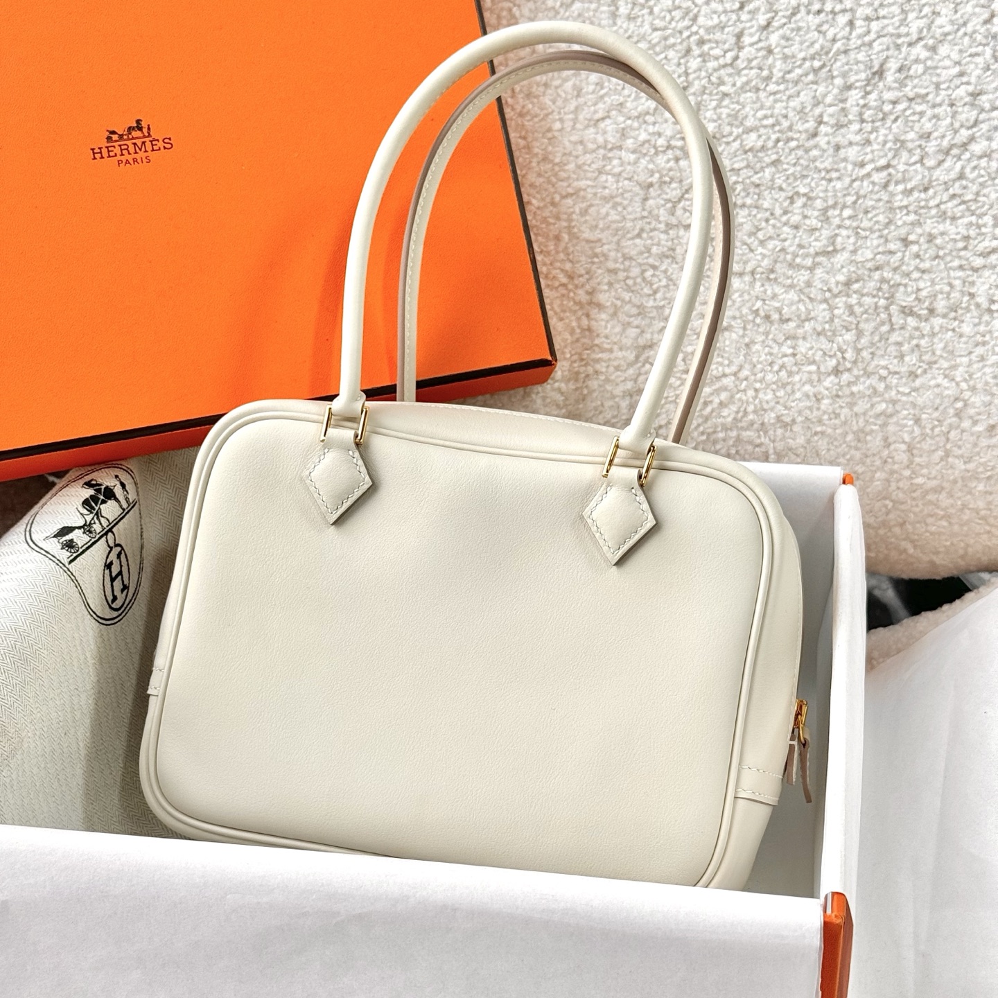 NO:741307,Milkshake platinum buckle, full hand details, real shot, in stock; Hermes,hermes,Hermes,19860909奶昔白 金扣 全手细节 实拍 现货；,爱马仕,hermes,Hermes,,Bag