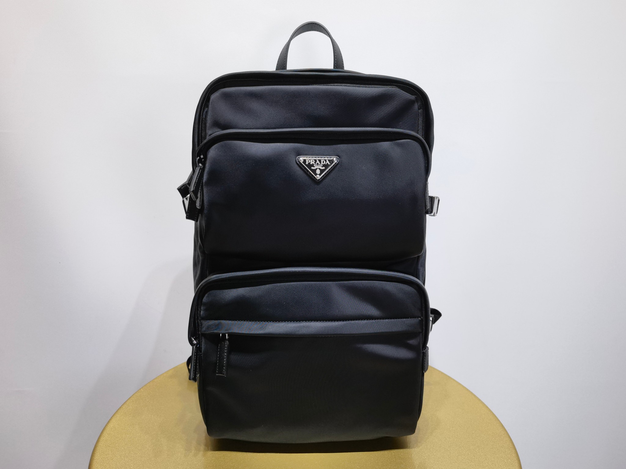 Рюкзак Prada черный