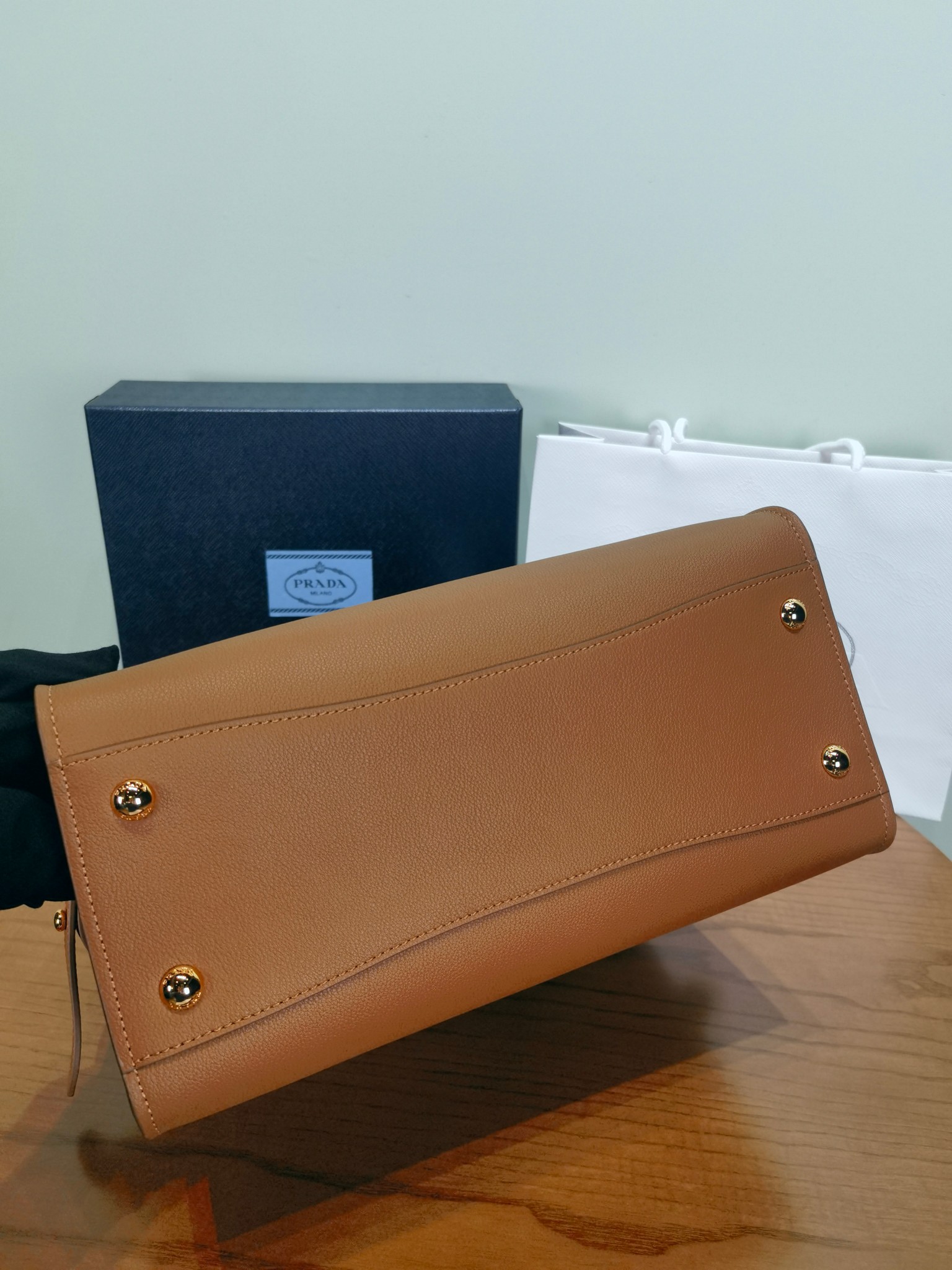 Сумка Prada Milano карамельная с ручками