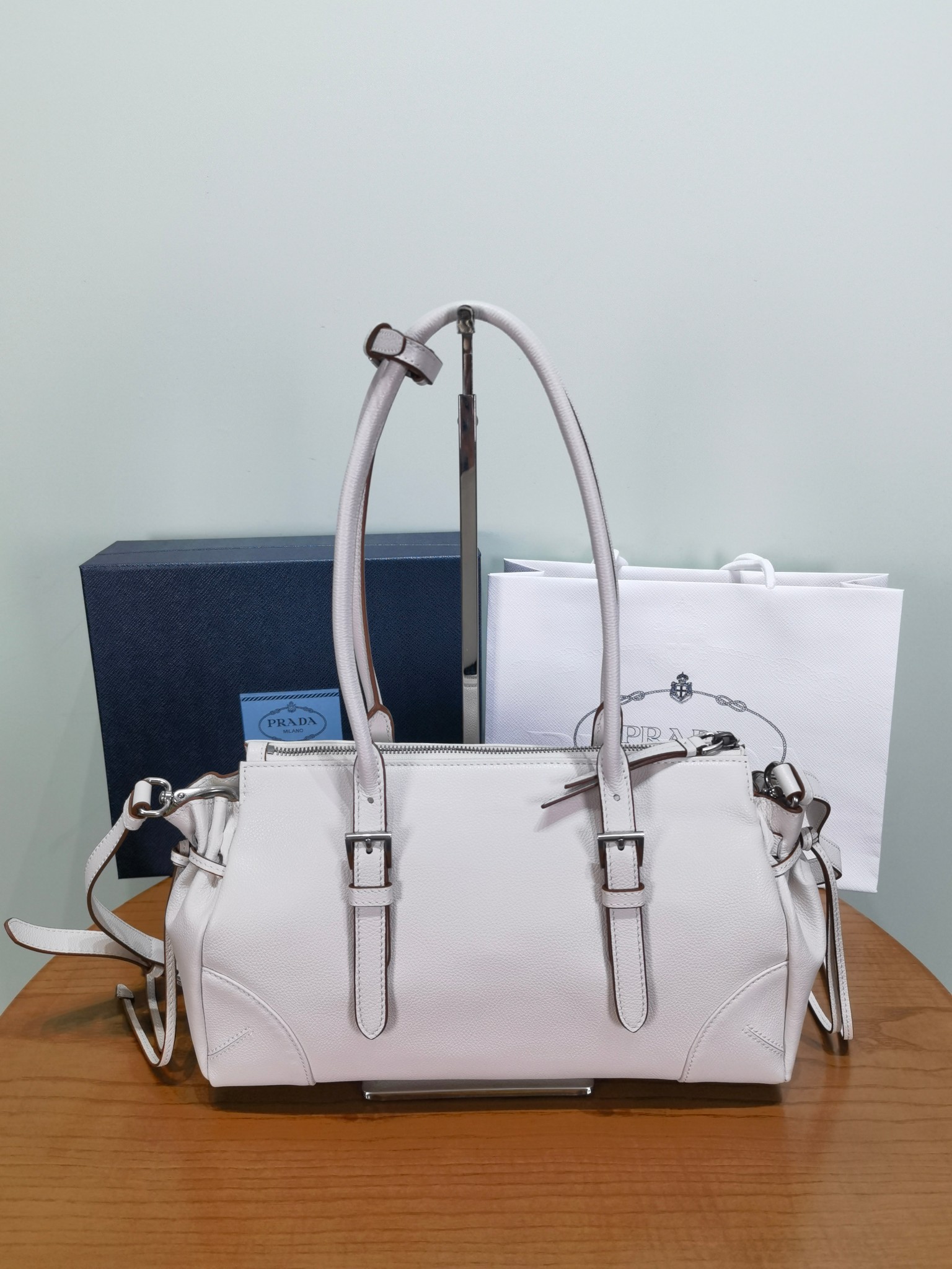 Сумка Prada Bonnie из зернистой кожи