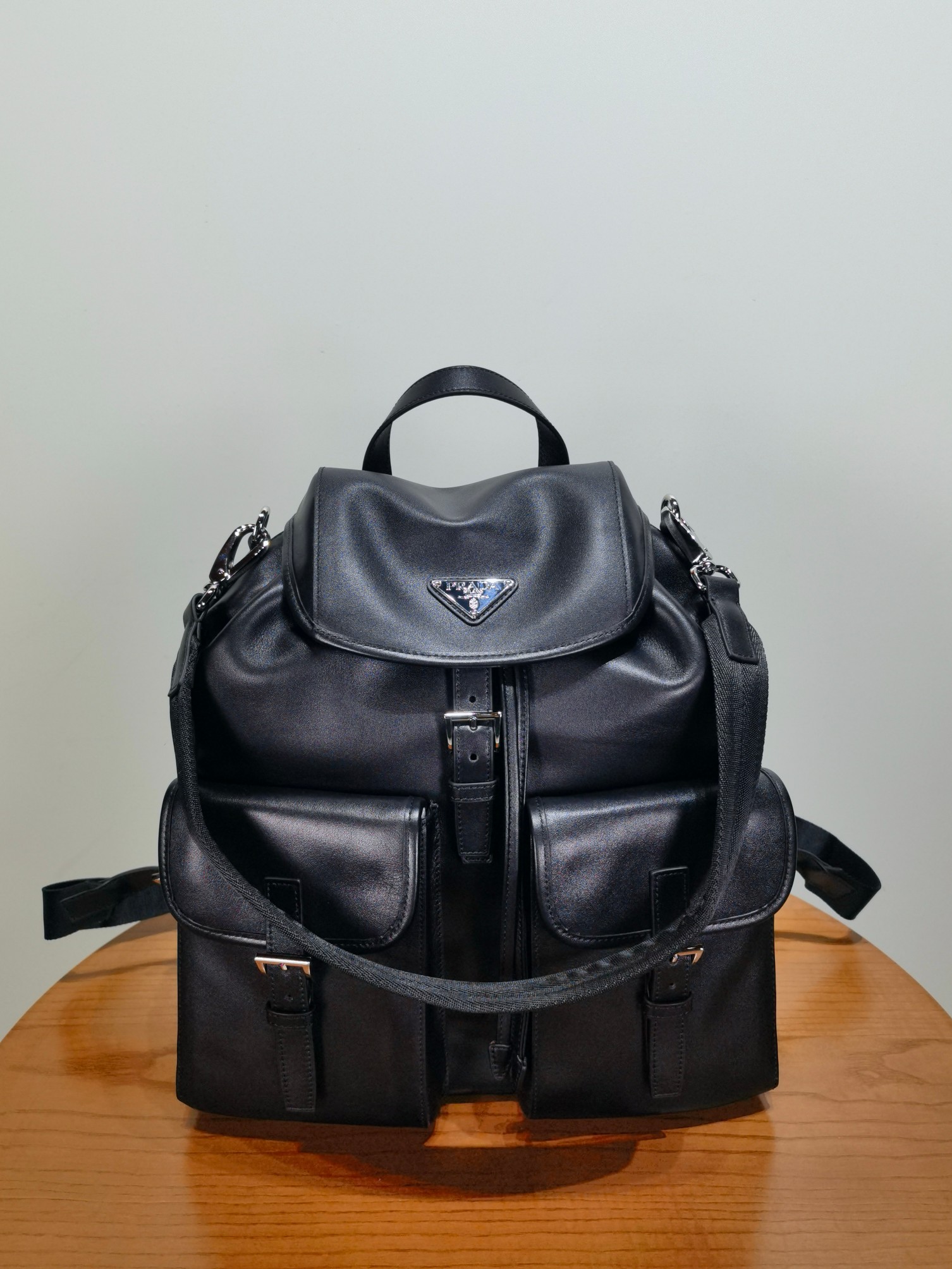 Кожаный рюкзак Prada