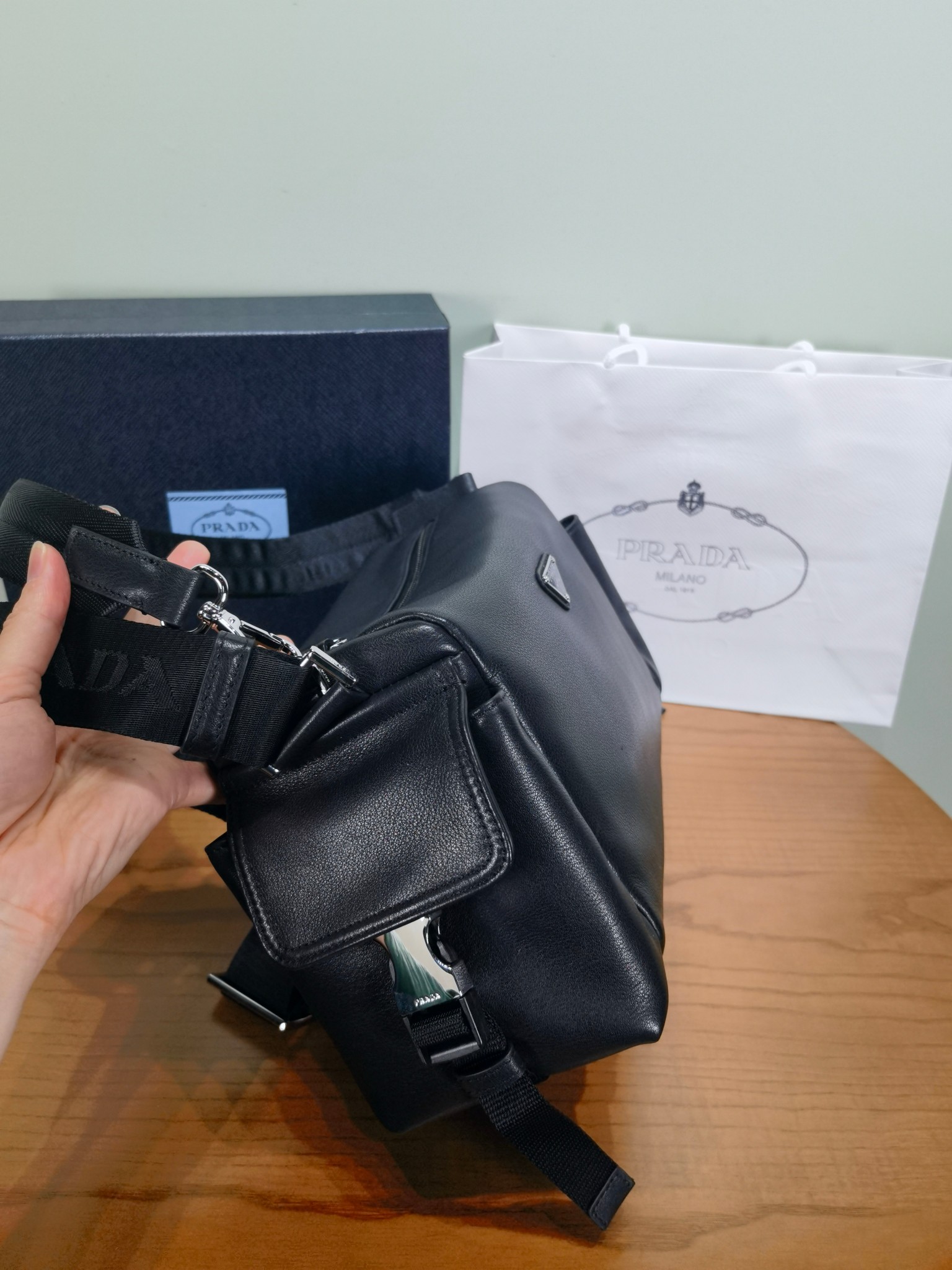 Сумка Prada из малой коровьей кожи