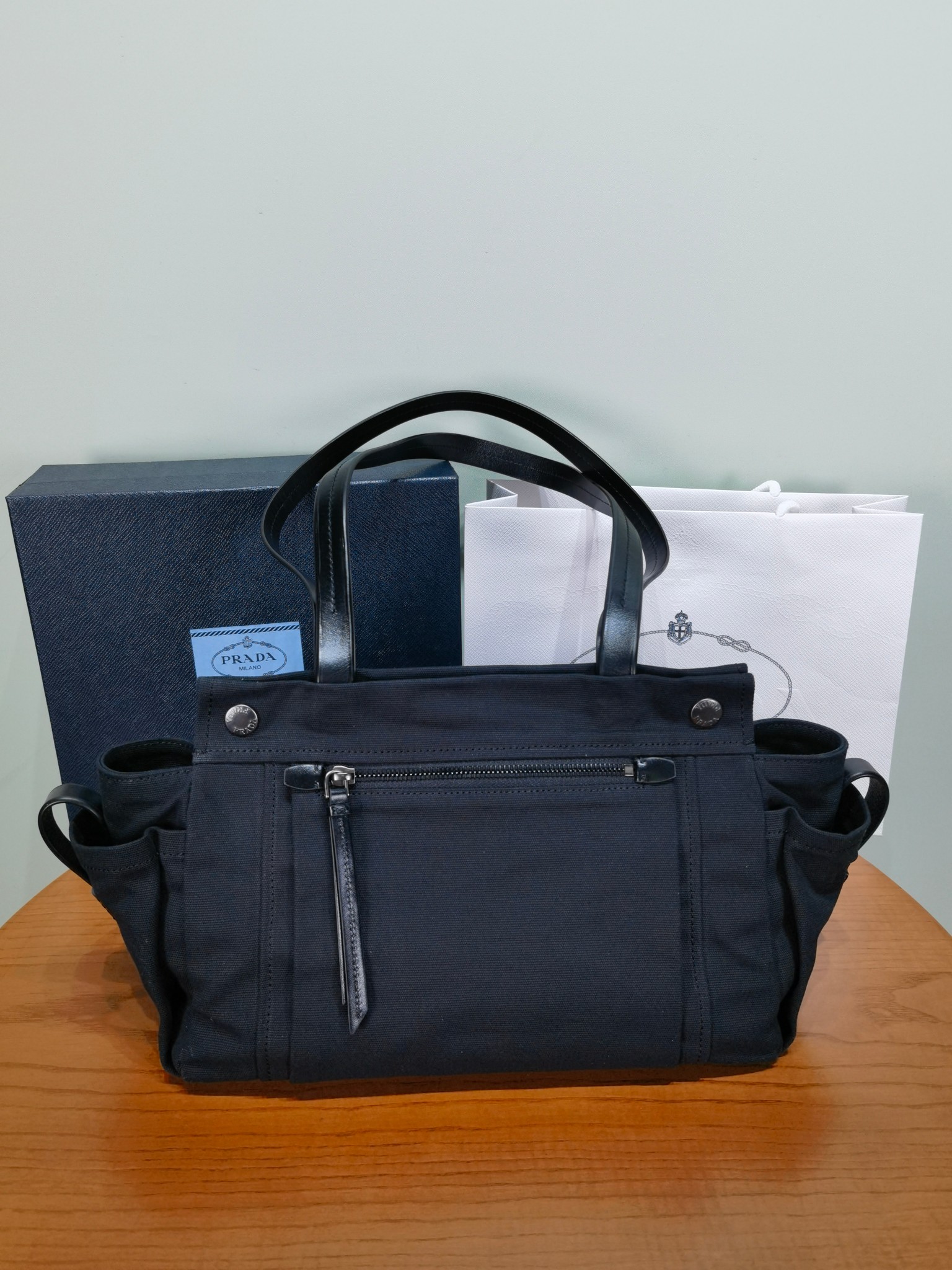 Сумка Prada с кожаными вставками