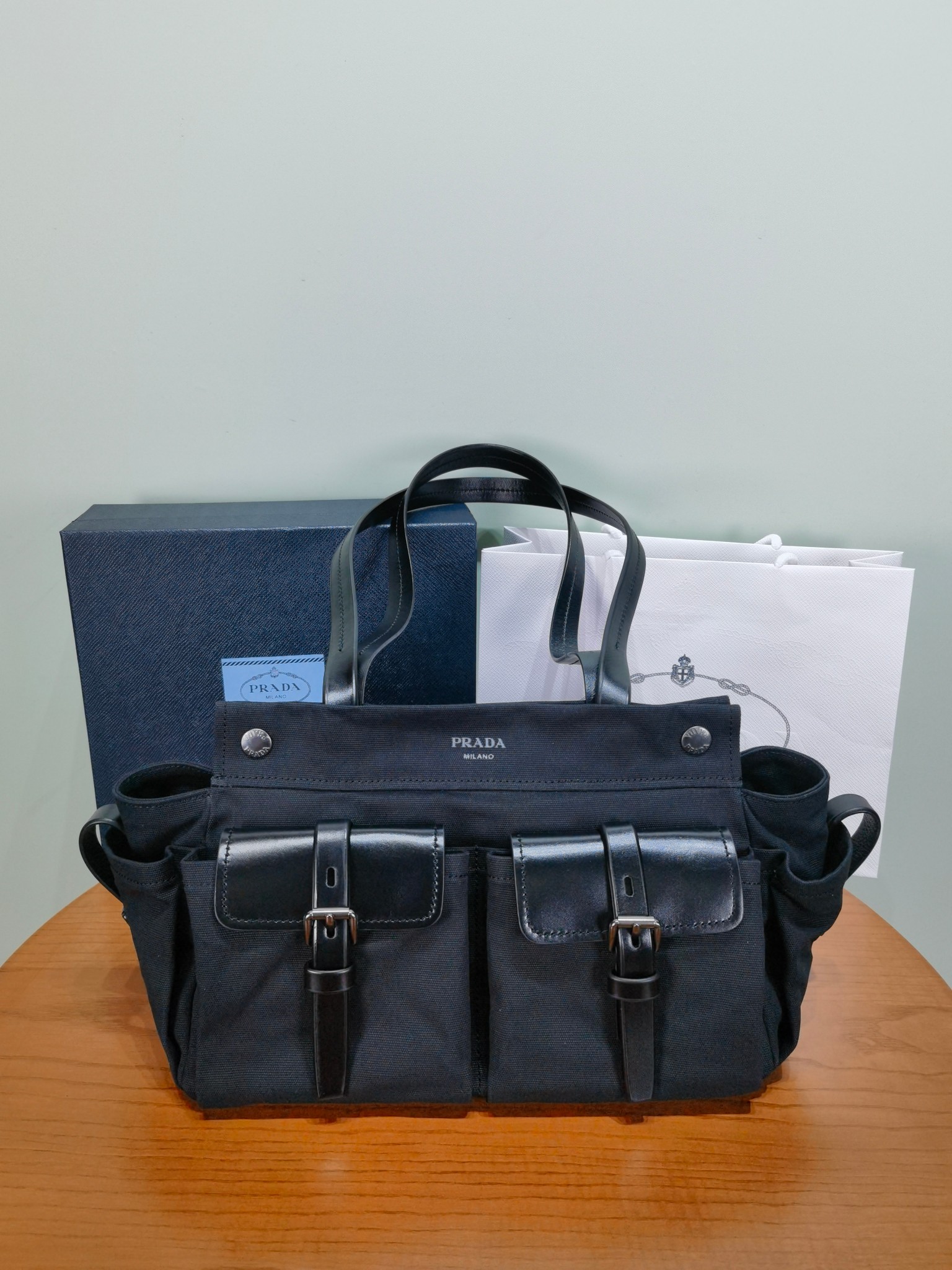 Сумка Prada с кожаными вставками