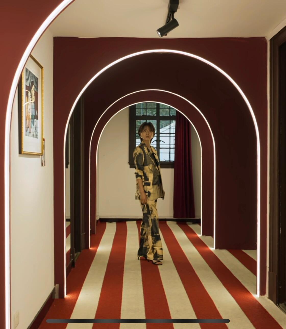 High-End Women’s Suit: “The Story of Roses” Collection, Loose Fit, Wide-Legged, Sizes SMLXL - 图片 2