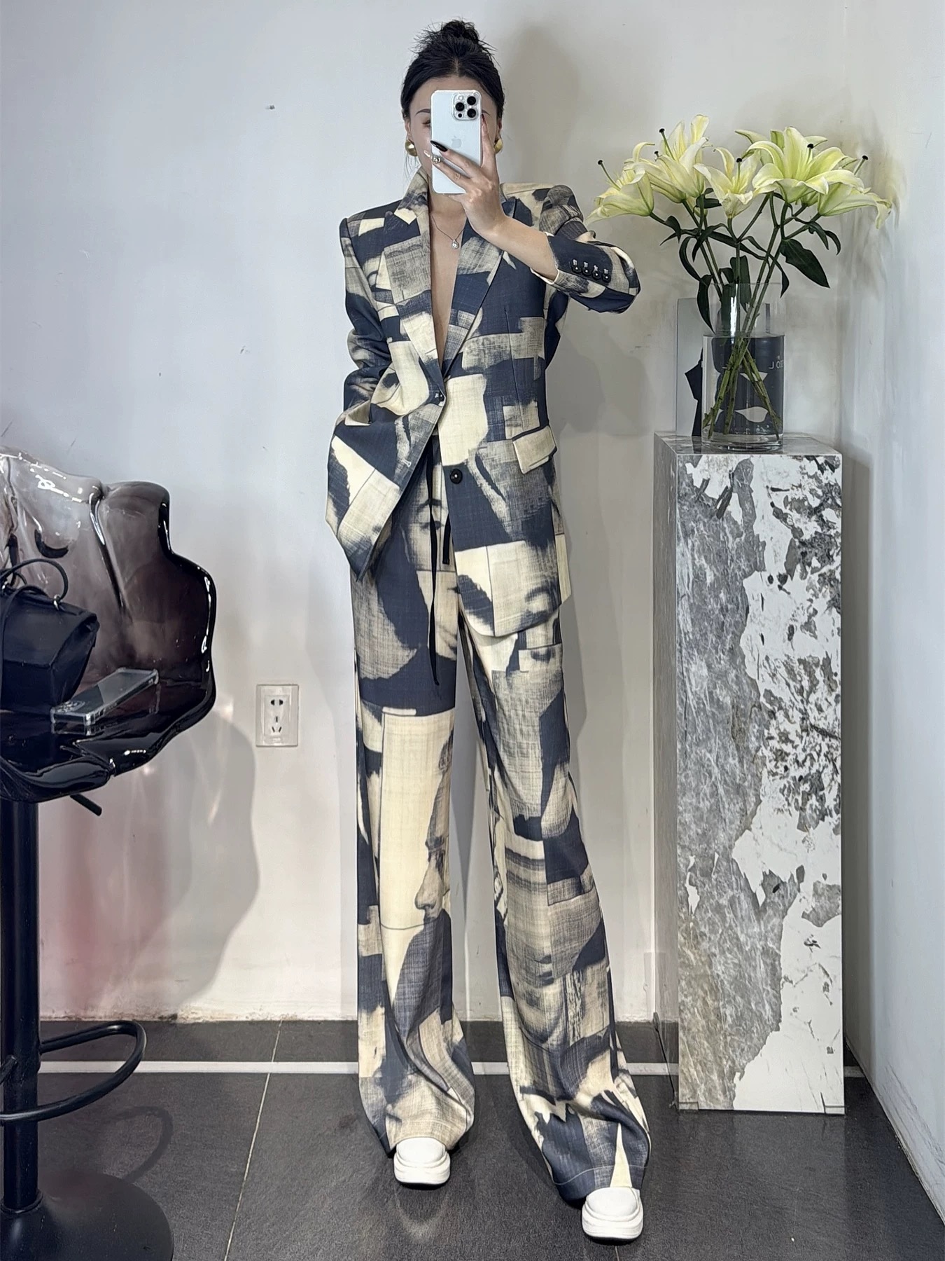“High-Quality Women’s Suit Featuring Zenith Roses and Wide-Legged SMLXL Options” - 图片 2