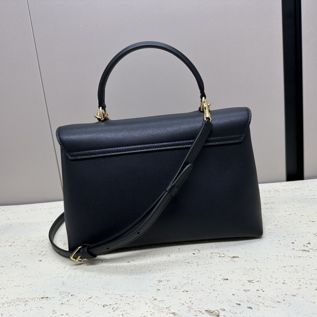 NINO中号柔软牛皮革手袋10X7X4英寸25X17.5X10厘米牛皮革羊皮革衬里金色饰面手提肩背和斜挎