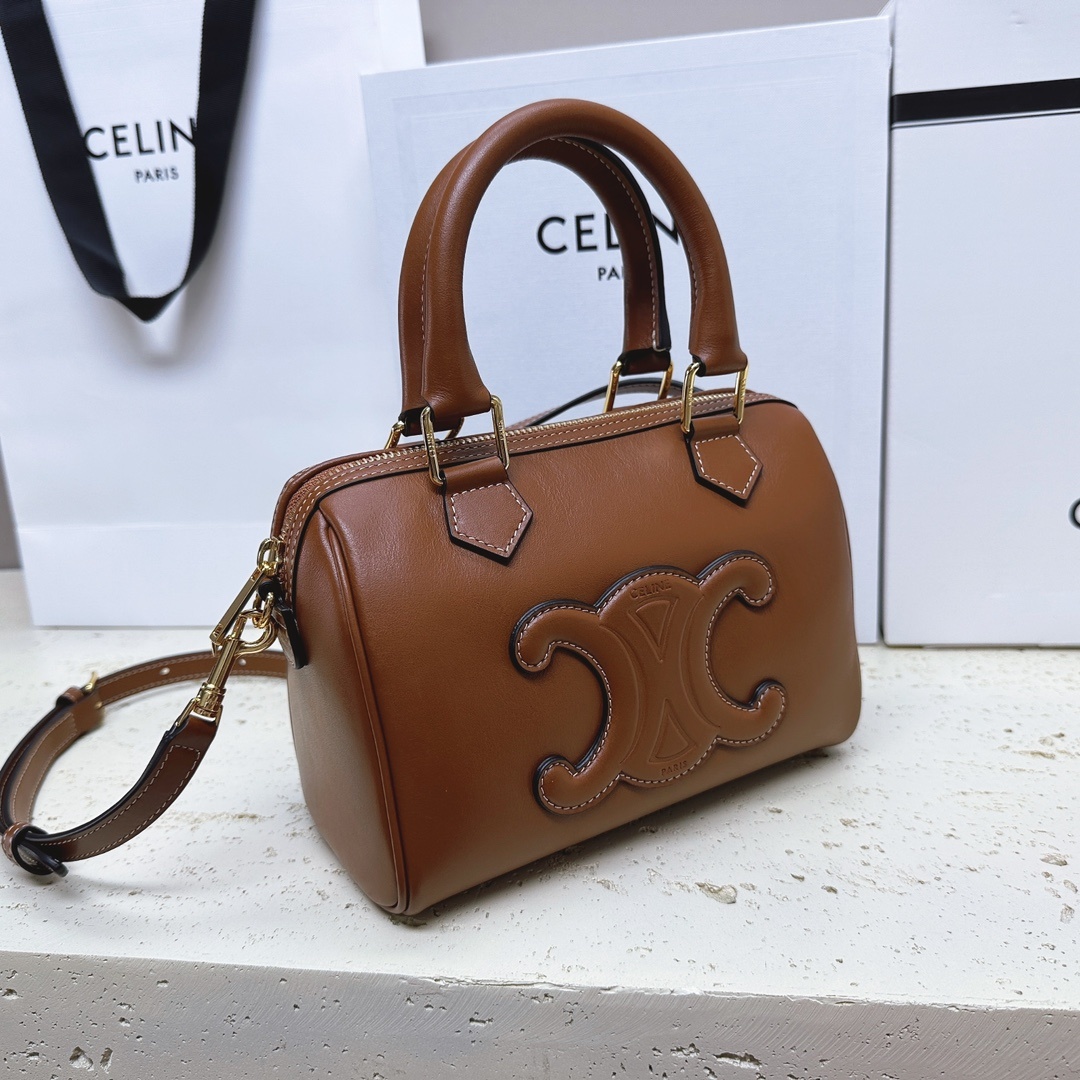 小号光滑牛皮革波士顿包本商品尊享高定香水体验装8X6X4英寸20X14X10.5厘米牛皮革翻毛牛皮革衬里