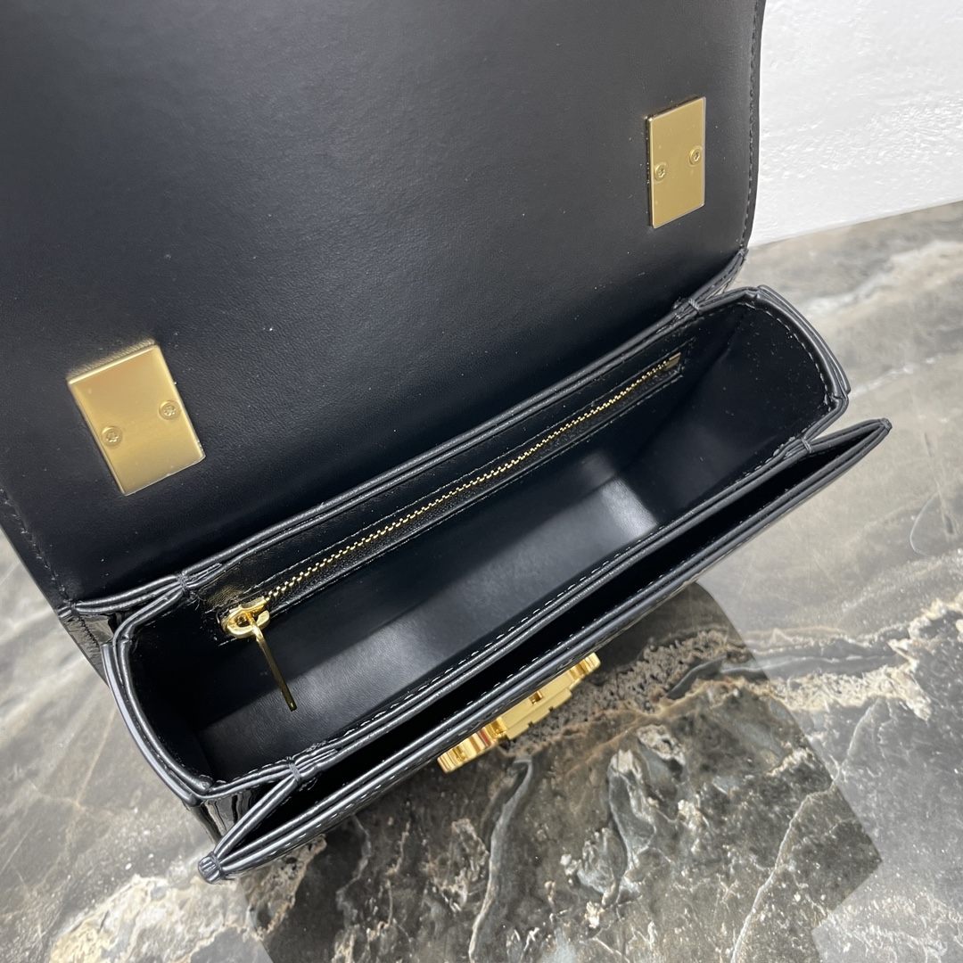 SALVATORE FERRAGAMO TEEN GARANCE 手袋包 7