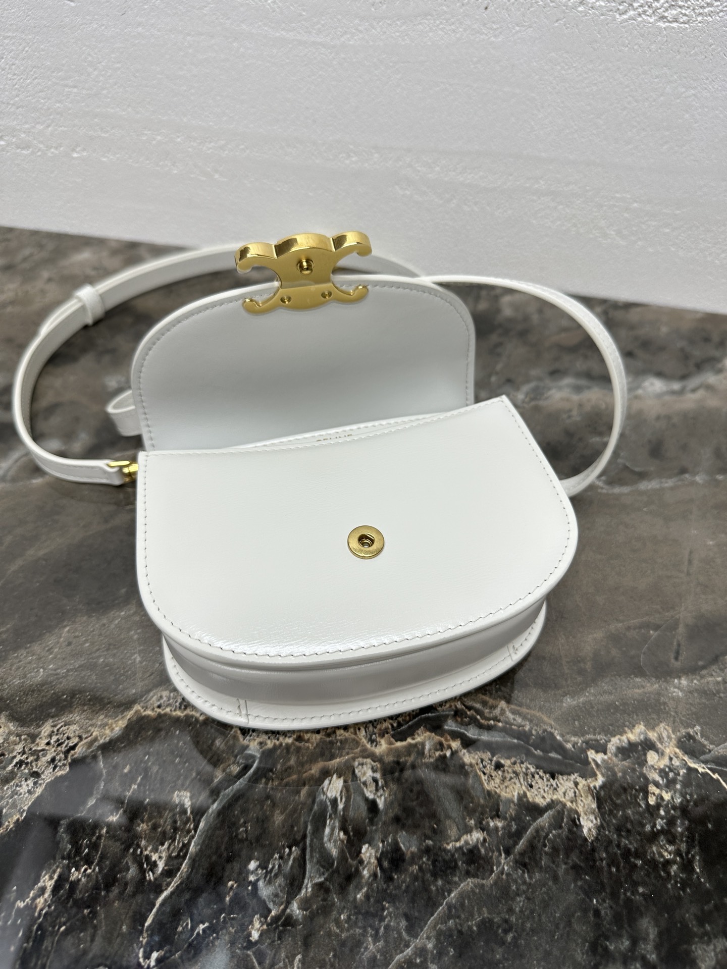 🆕 【升级全钢五金】BESACE TRIOMPHE迷你手搓纹手袋6 X 5 X 2英寸(15.5 X 1