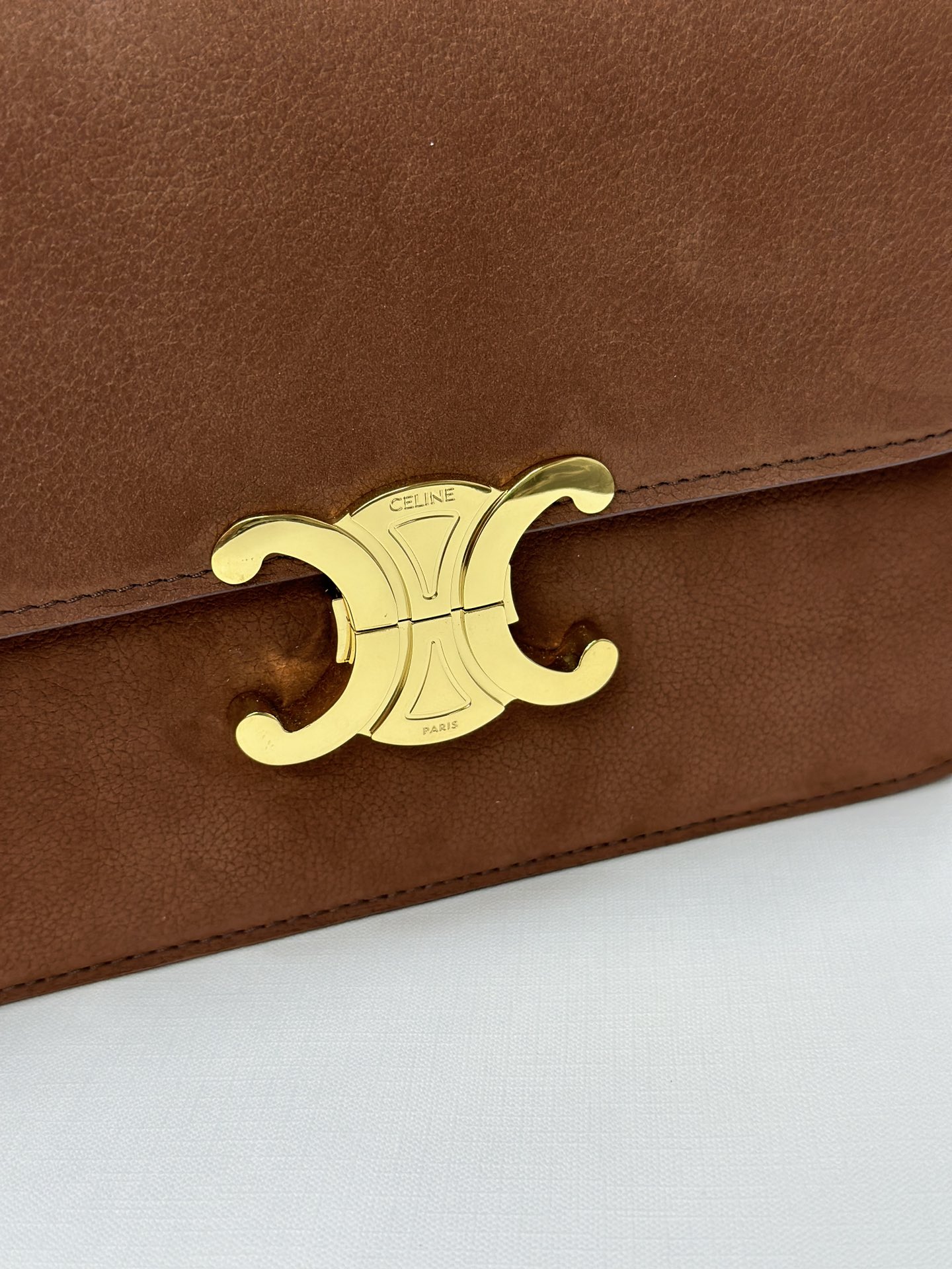 【全钢五金】TRIOMPHE中号头层绒面小牛皮肩背包100%小牛皮金色金属件100%小羊皮衬里（羊皮做工