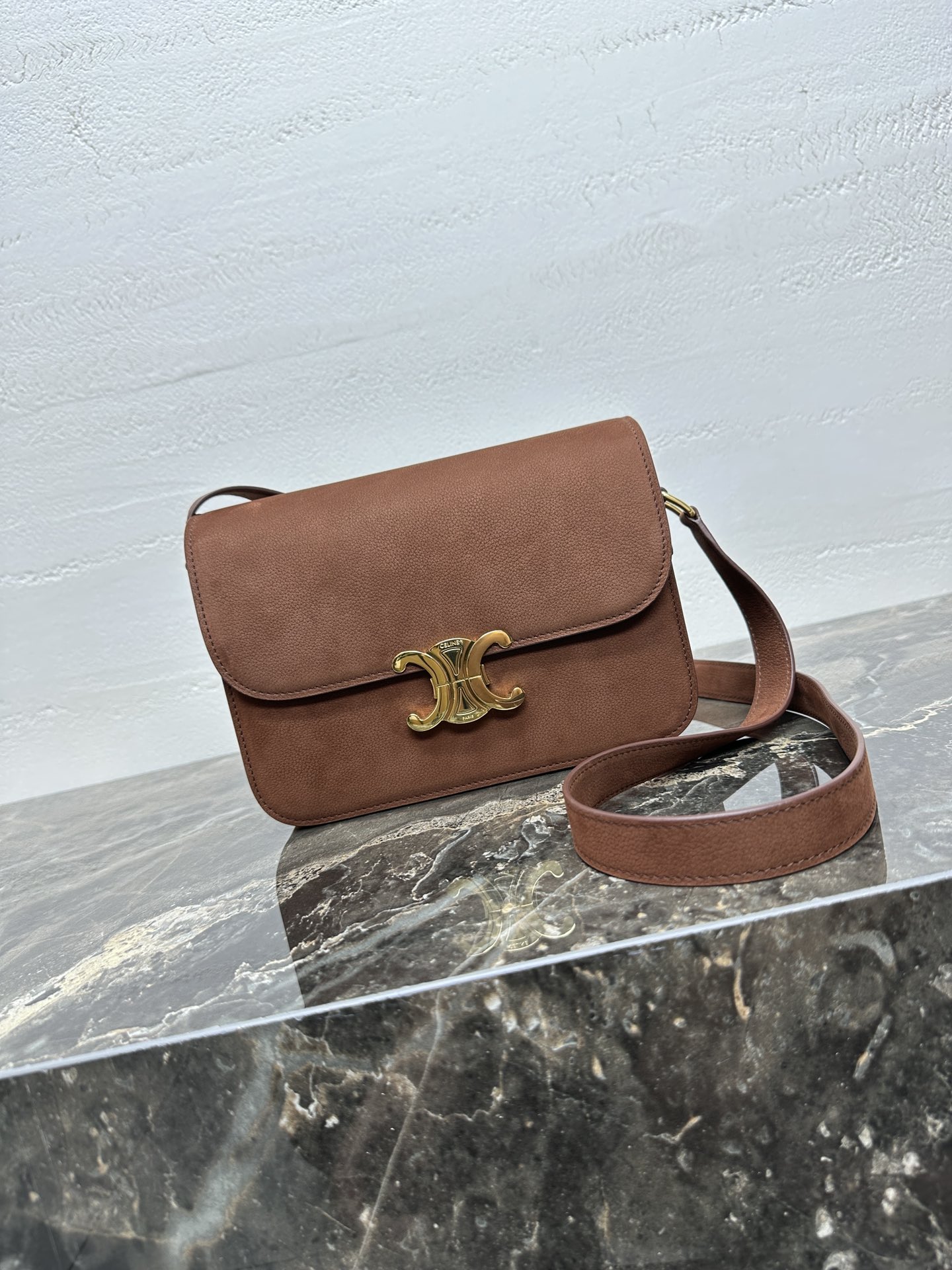 【全钢五金】TRIOMPHE中号头层绒面小牛皮肩背包100%小牛皮金色金属件100%小羊皮衬里（羊皮做工