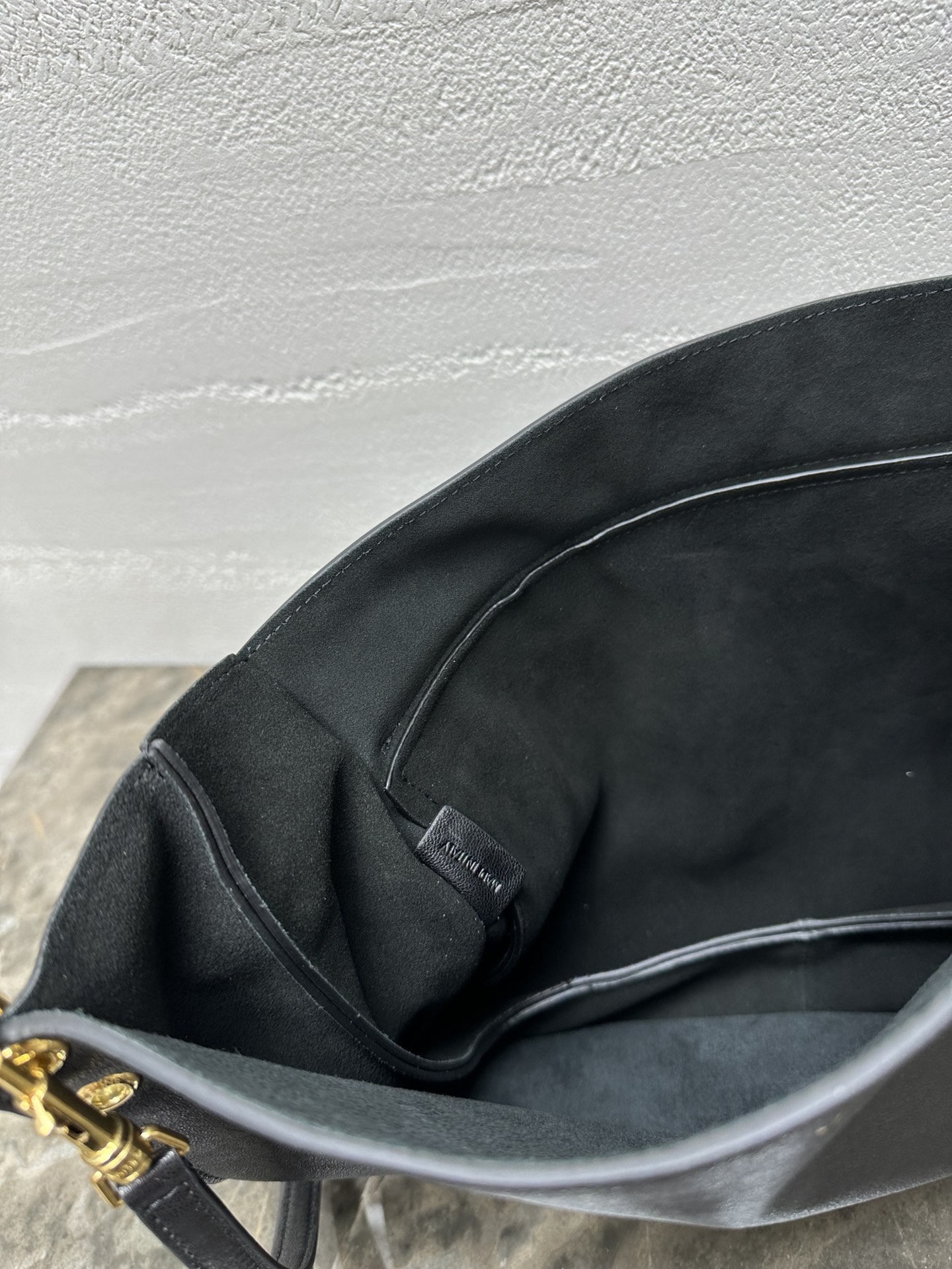 ‼️全钢五金💯SOFT TRIOMPHE BESACE手袋羊皮革牛剖层革衬里金色饰面肩背、斜挎TRIOM