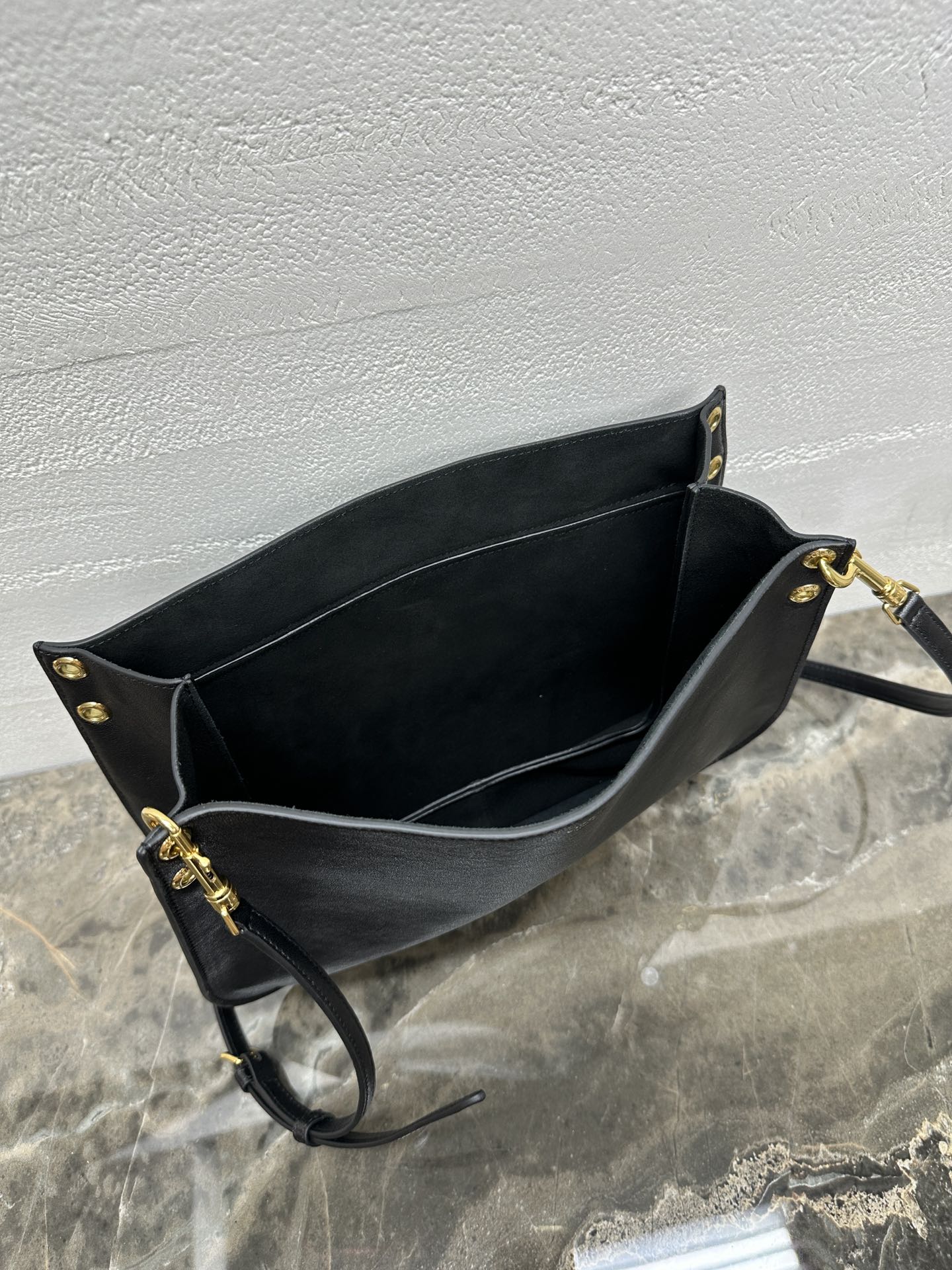 ‼️全钢五金💯SOFT TRIOMPHE BESACE手袋羊皮革牛剖层革衬里金色饰面肩背、斜挎TRIOM