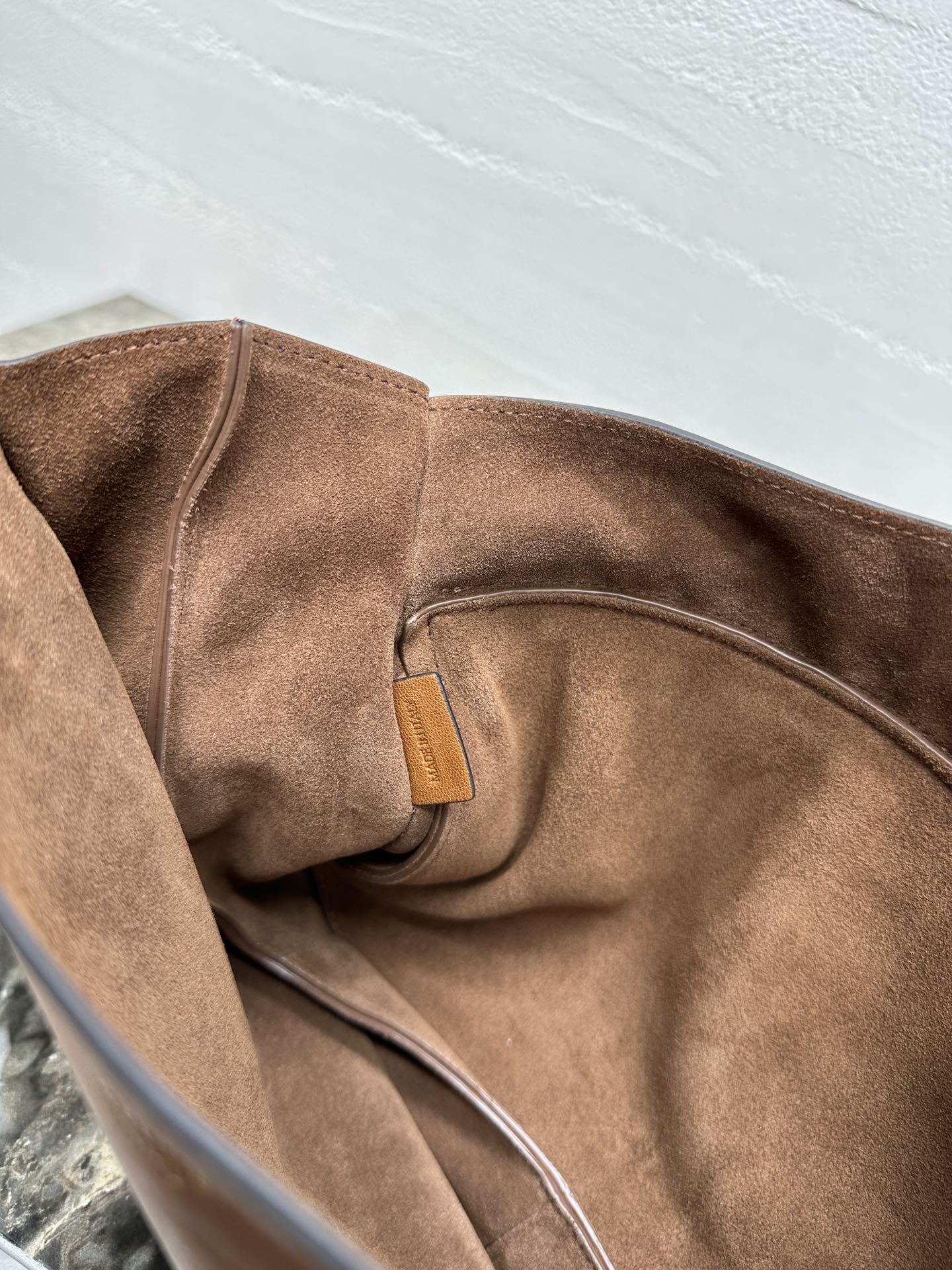 ‼️全钢五金💯SOFT TRIOMPHE BESACE手袋羊皮革牛剖层革衬里金色饰面肩背、斜挎TRIOM