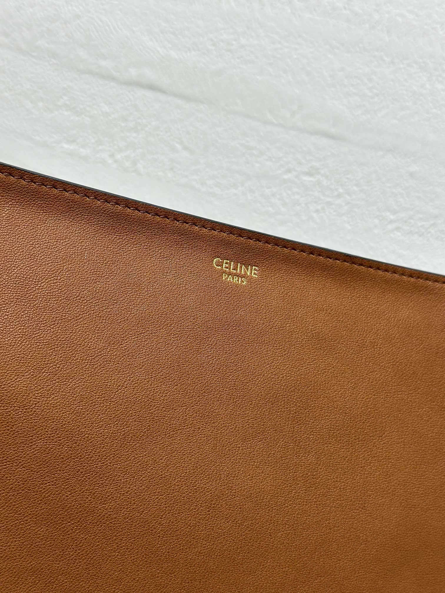 ‼️全钢五金💯SOFT TRIOMPHE BESACE手袋羊皮革牛剖层革衬里金色饰面肩背、斜挎TRIOM