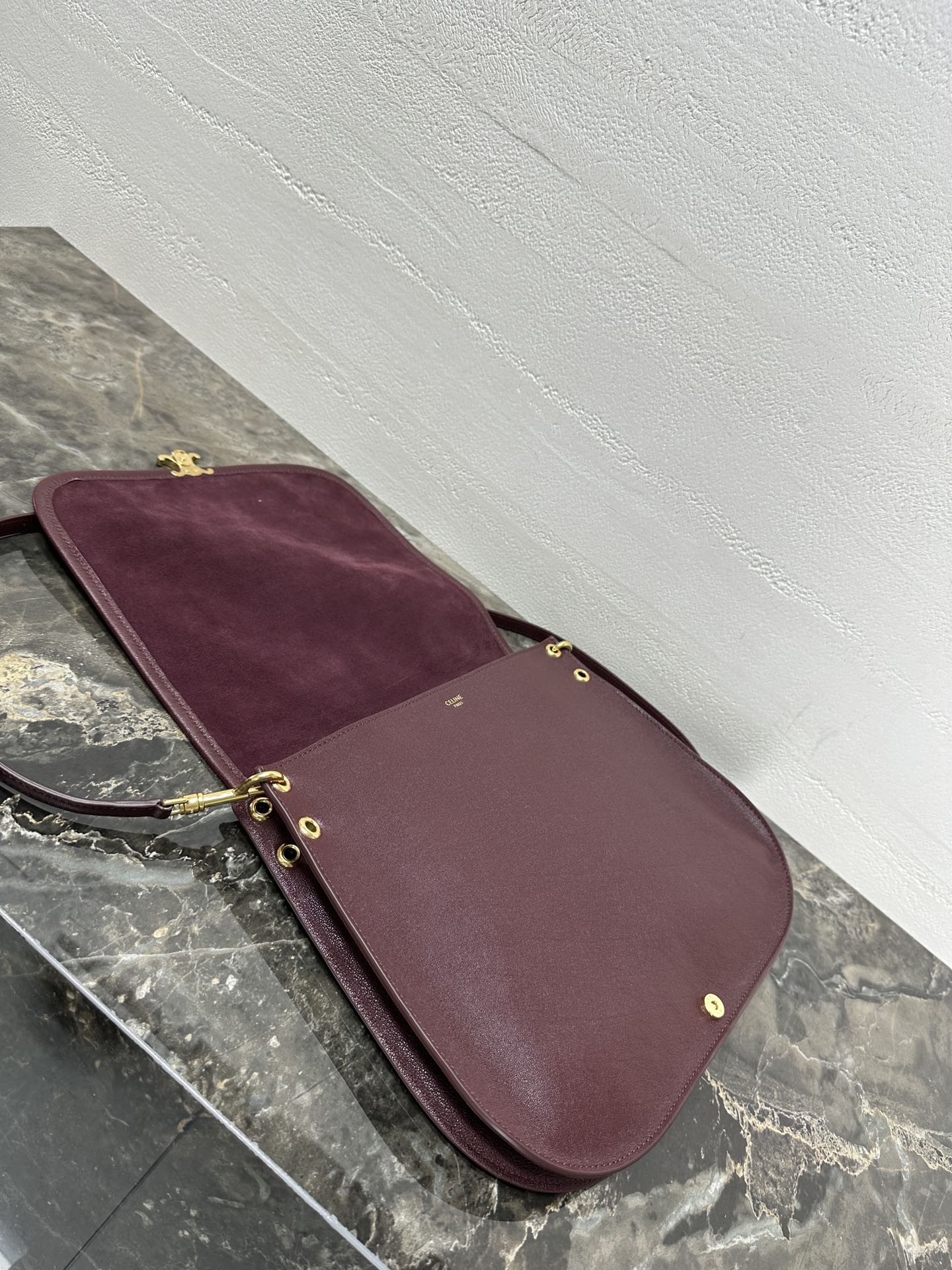 ‼️全钢五金💯SOFT TRIOMPHE BESACE手袋羊皮革牛剖层革衬里金色饰面肩背、斜挎TRIOM