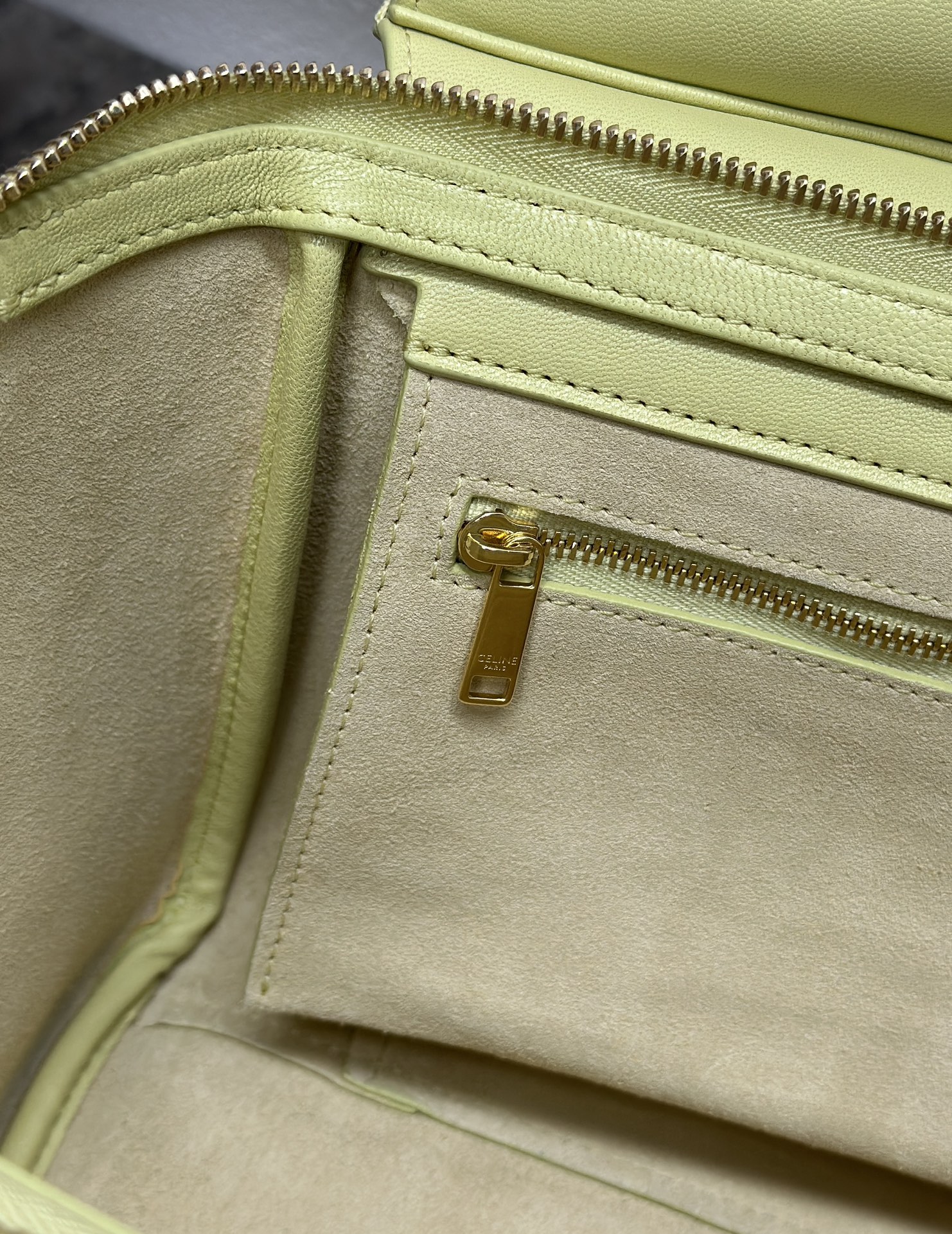 NEW LUGGAGE小号手袋💯全钢五金‼️进口羊皮革牛剖层革衬里金色饰面手提、肩背和斜挎拉链开合1个内