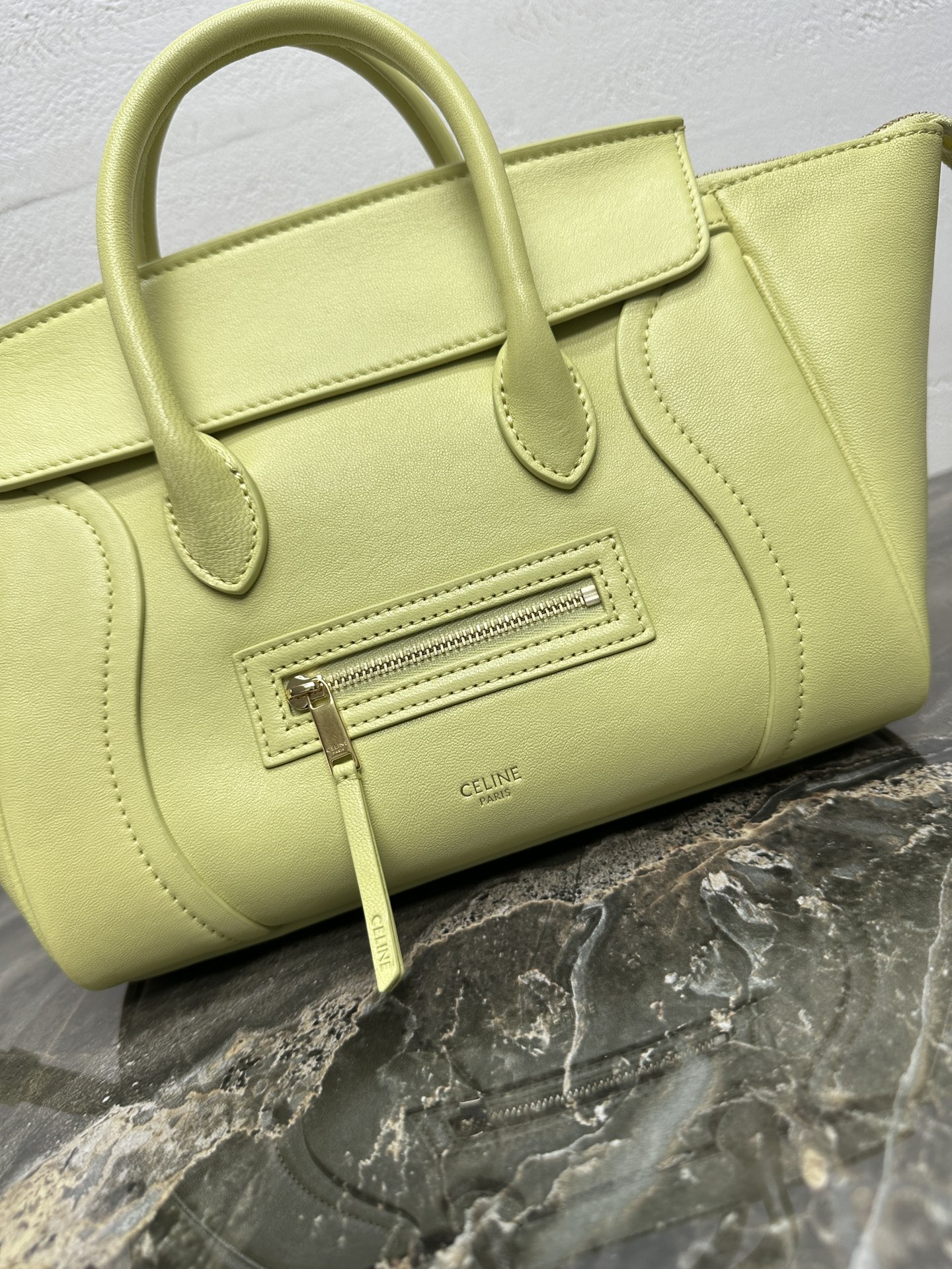 NEW LUGGAGE小号手袋💯全钢五金‼️进口羊皮革牛剖层革衬里金色饰面手提、肩背和斜挎拉链开合1个内