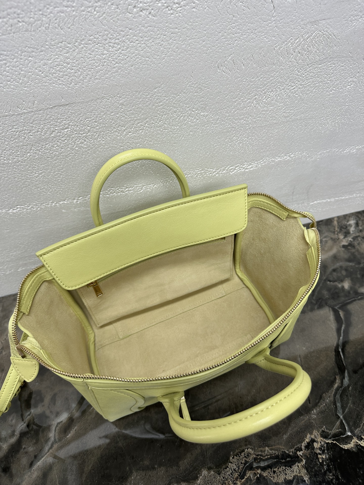 NEW LUGGAGE小号手袋💯全钢五金‼️进口羊皮革牛剖层革衬里金色饰面手提、肩背和斜挎拉链开合1个内