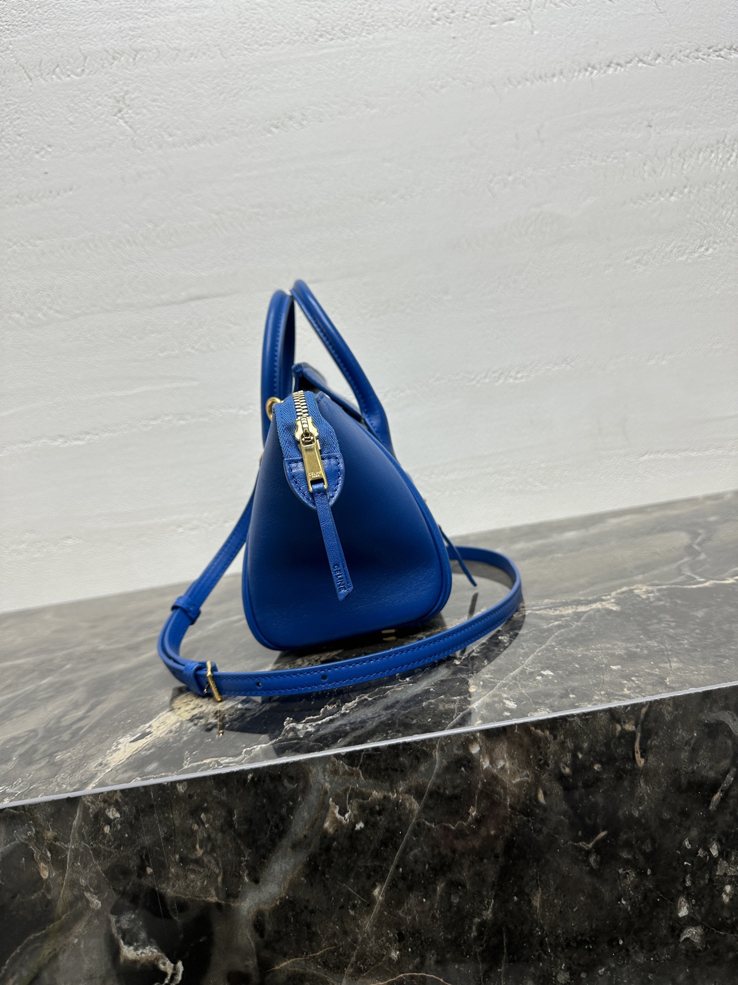 NEW LUGGAGE小号手袋💯全钢五金‼️进口羊皮革牛剖层革衬里金色饰面手提、肩背和斜挎拉链开合1个内