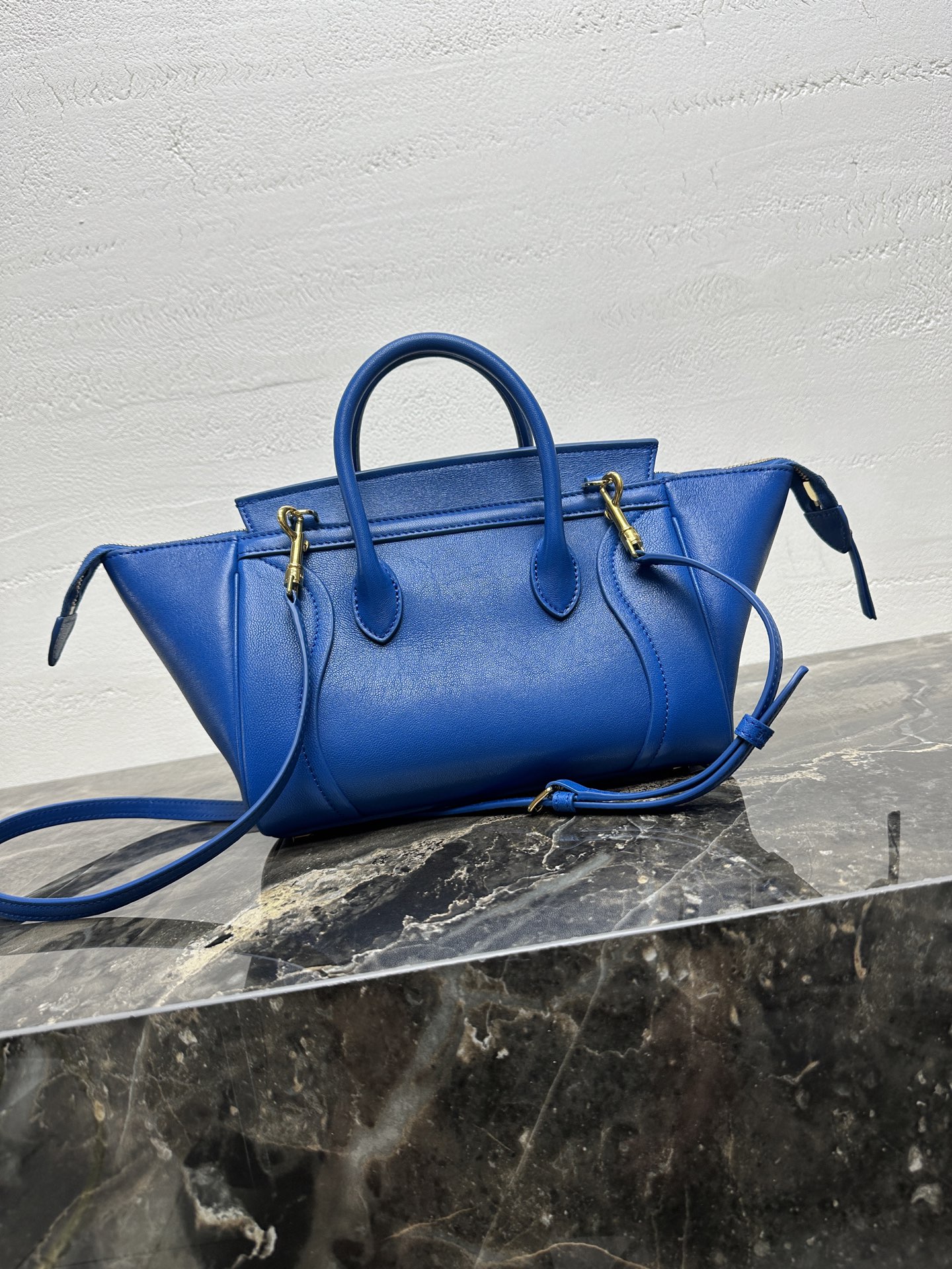 NEW LUGGAGE小号手袋💯全钢五金‼️进口羊皮革牛剖层革衬里金色饰面手提、肩背和斜挎拉链开合1个内