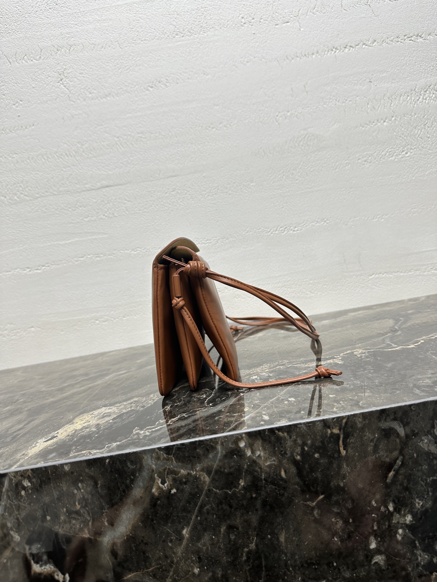 TRIO FLAP手袋💯全钢五金‼️本款型可装下PLUS等较大的智能手机羊皮革牛剖层革金色饰面斜挎和肩背