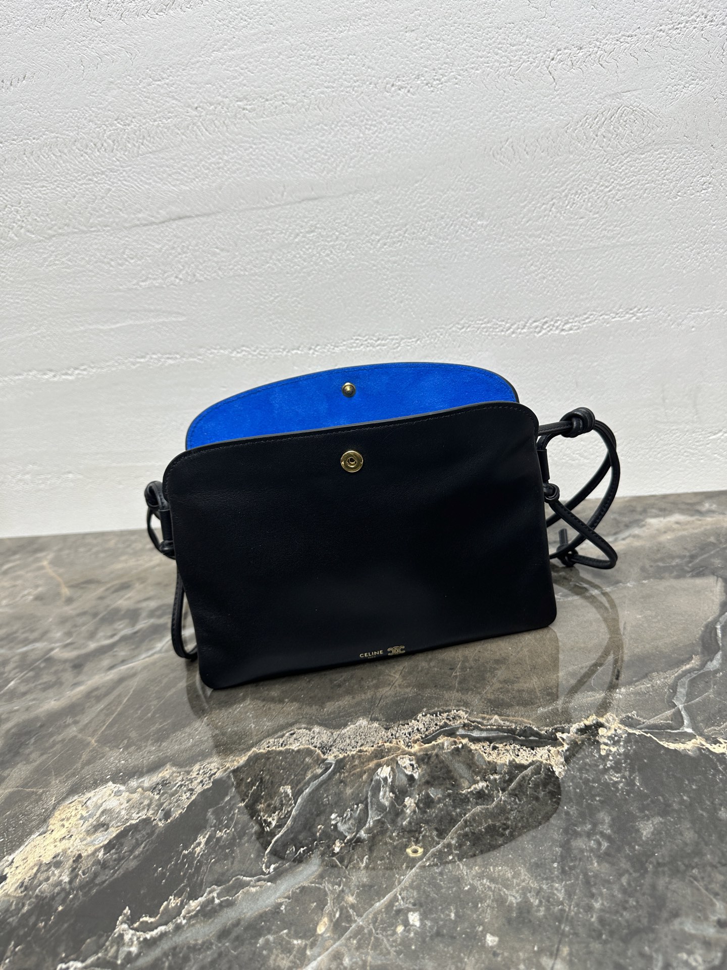 TRIO FLAP手袋💯全钢五金‼️本款型可装下PLUS等较大的智能手机羊皮革牛剖层革金色饰面斜挎和肩背