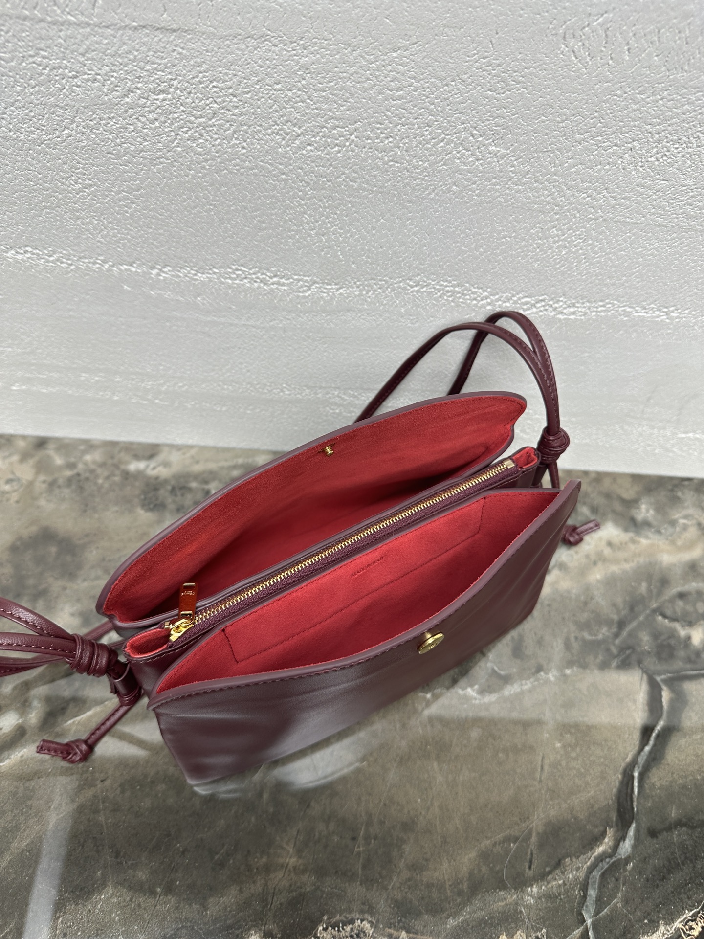 TRIO FLAP手袋💯全钢五金‼️本款型可装下PLUS等较大的智能手机羊皮革牛剖层革金色饰面斜挎和肩背