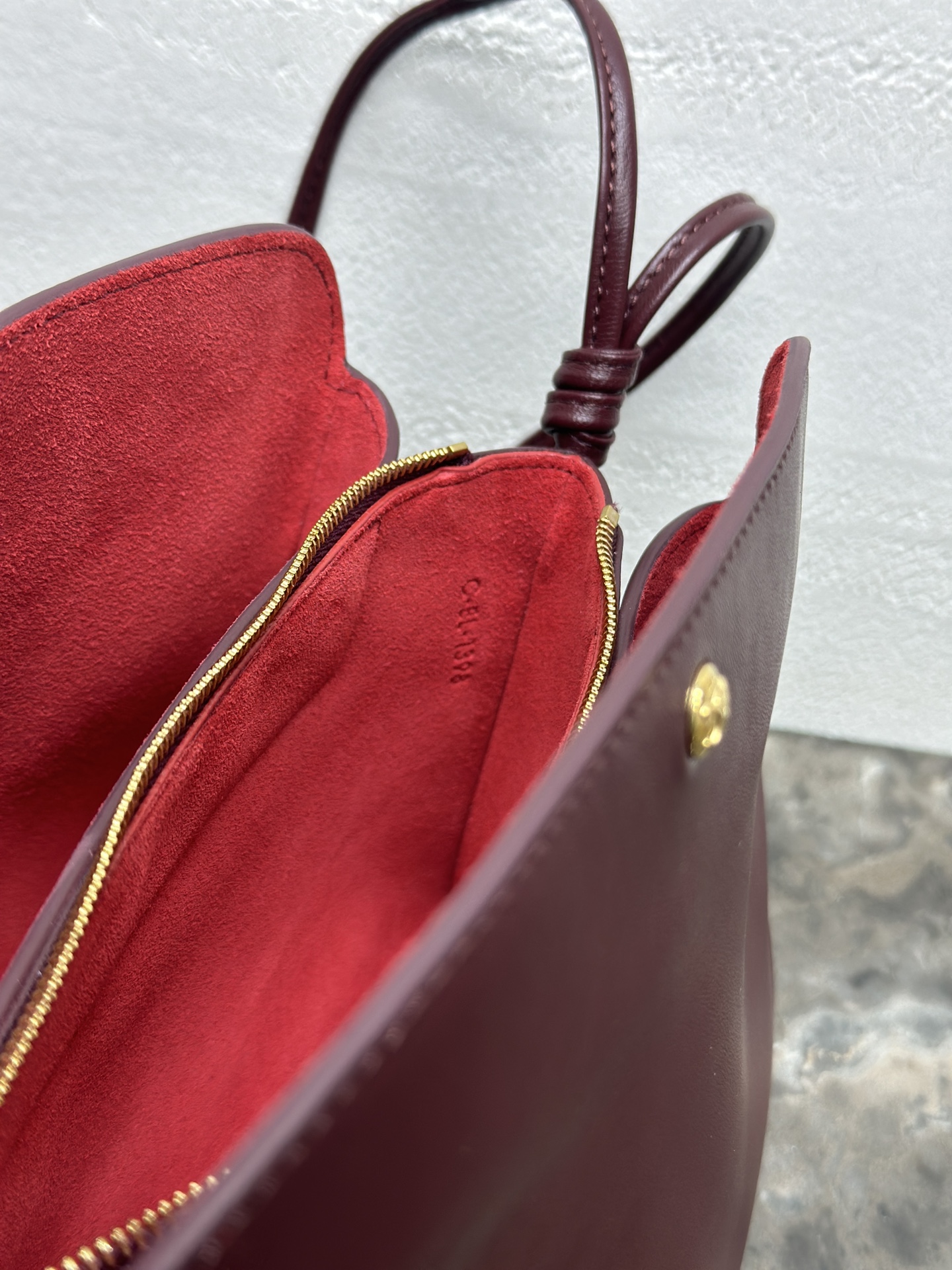 TRIO FLAP手袋💯全钢五金‼️本款型可装下PLUS等较大的智能手机羊皮革牛剖层革金色饰面斜挎和肩背