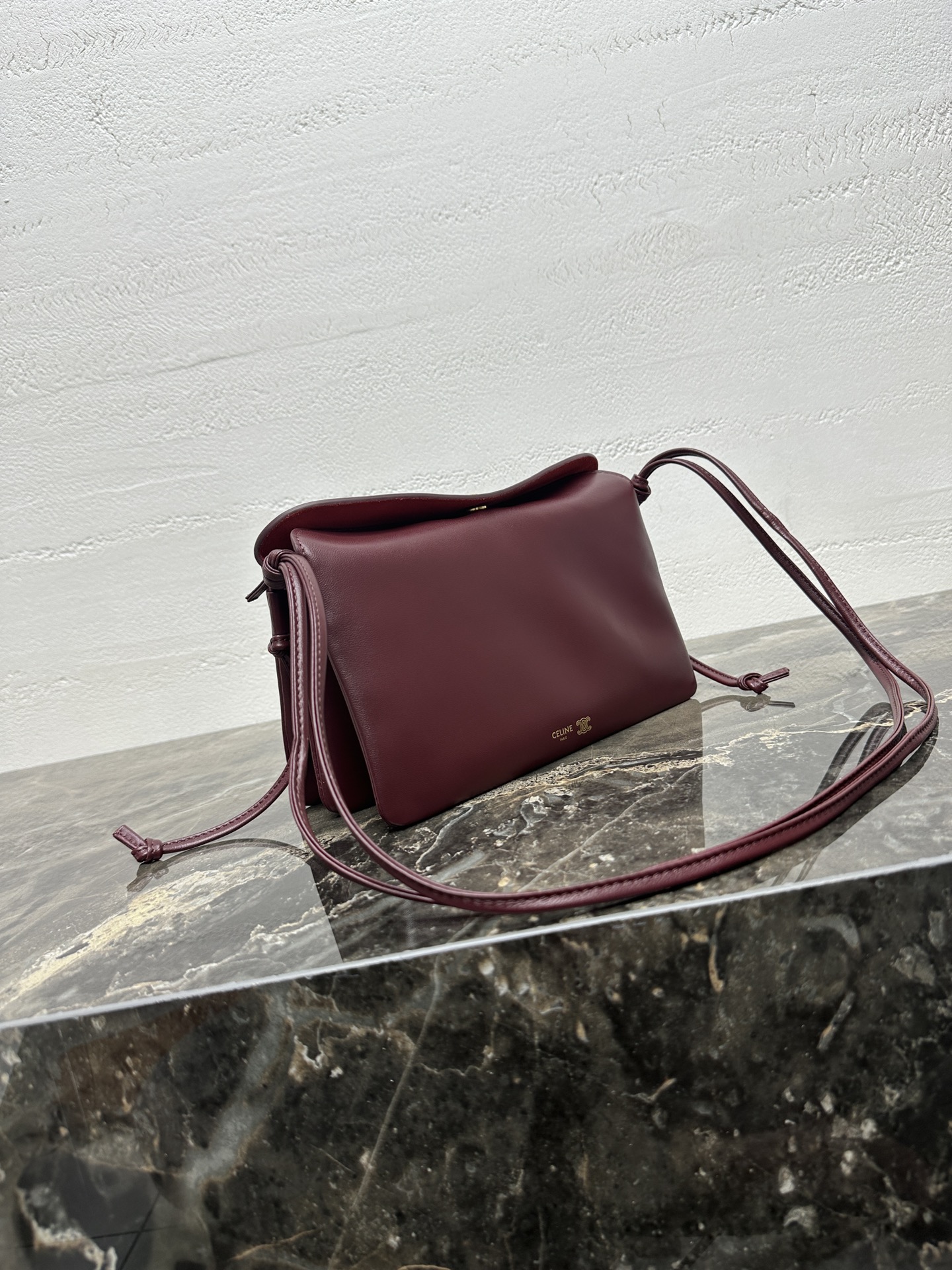 TRIO FLAP手袋💯全钢五金‼️本款型可装下PLUS等较大的智能手机羊皮革牛剖层革金色饰面斜挎和肩背